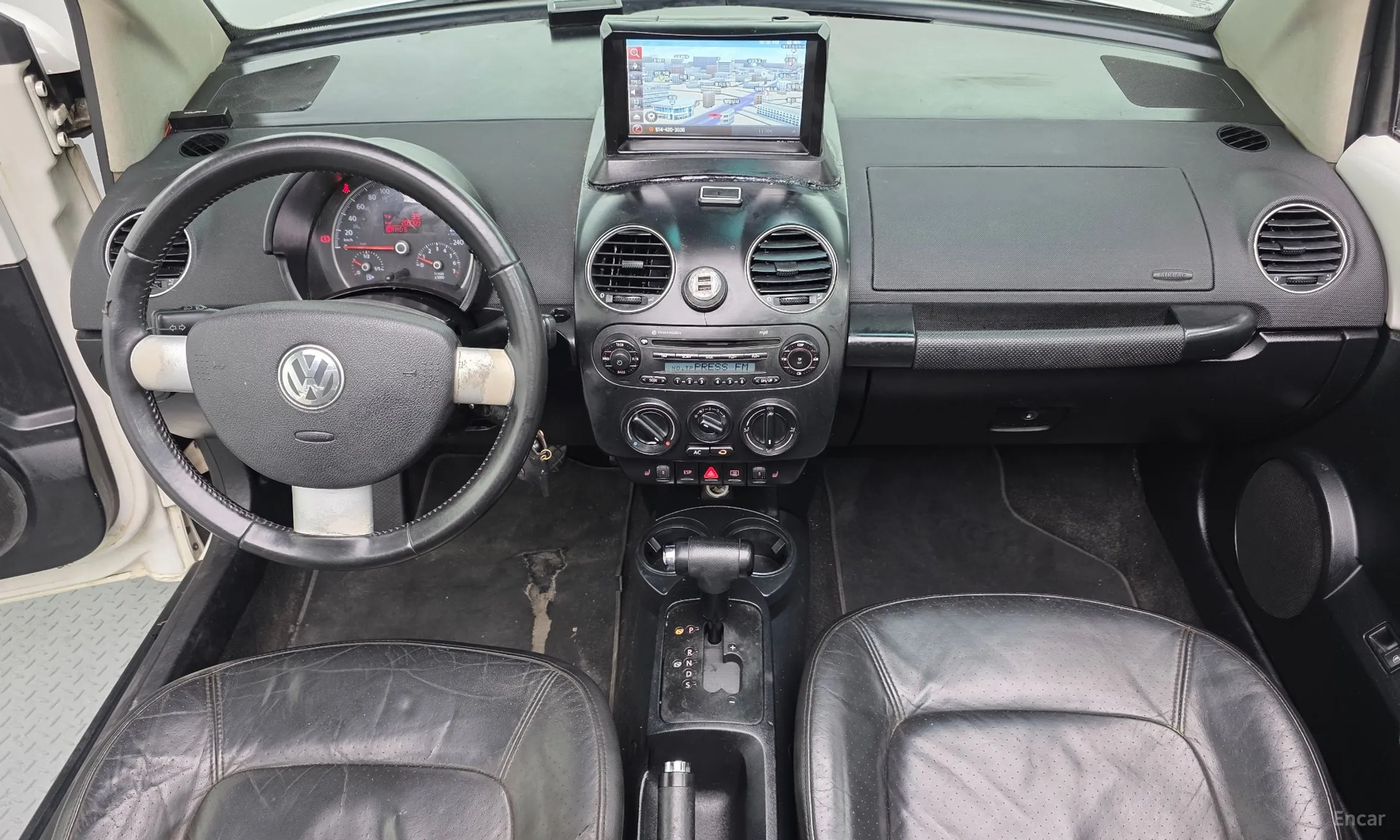 Volkswagen New Beetle превью 7