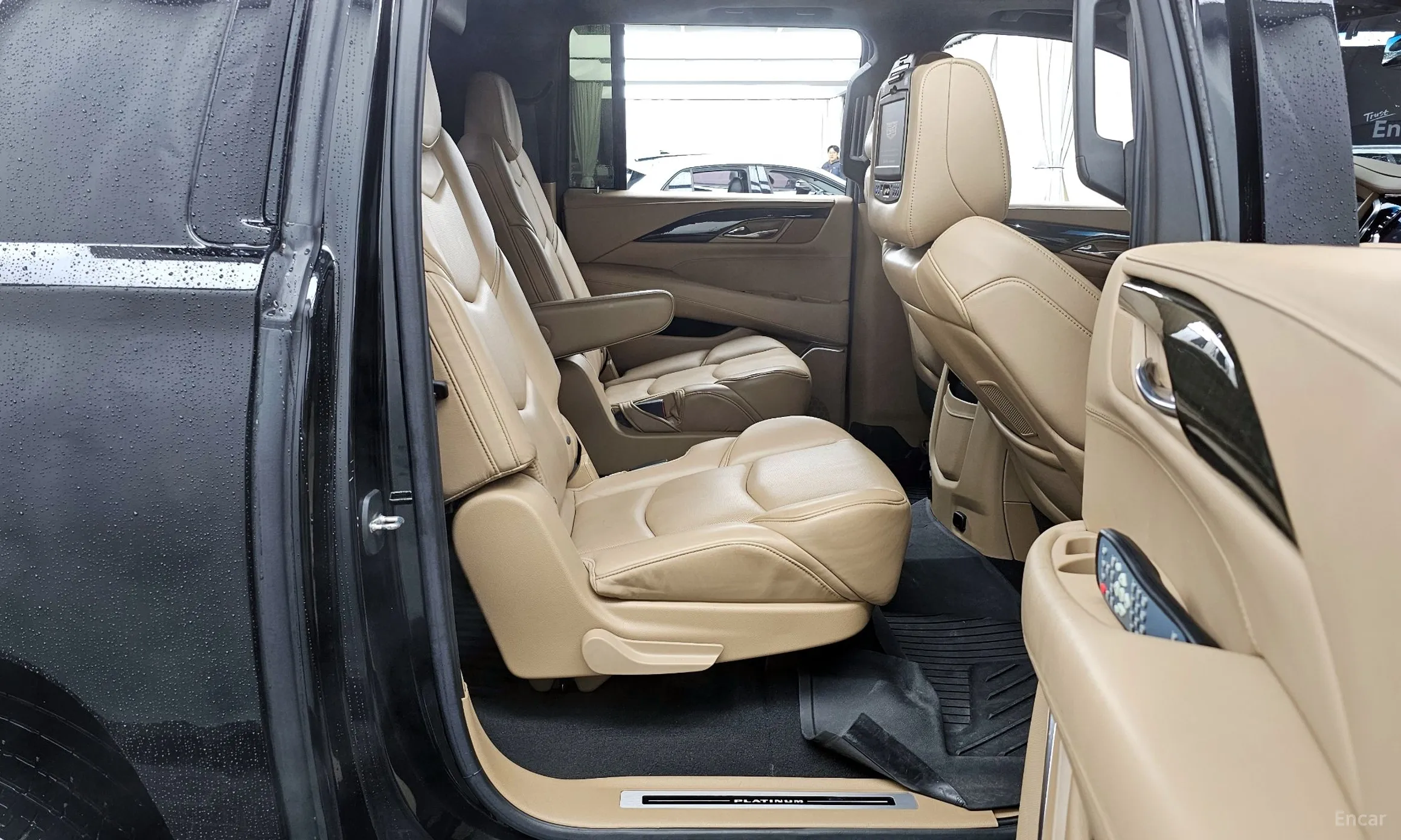 Cadillac Escalade превью 12