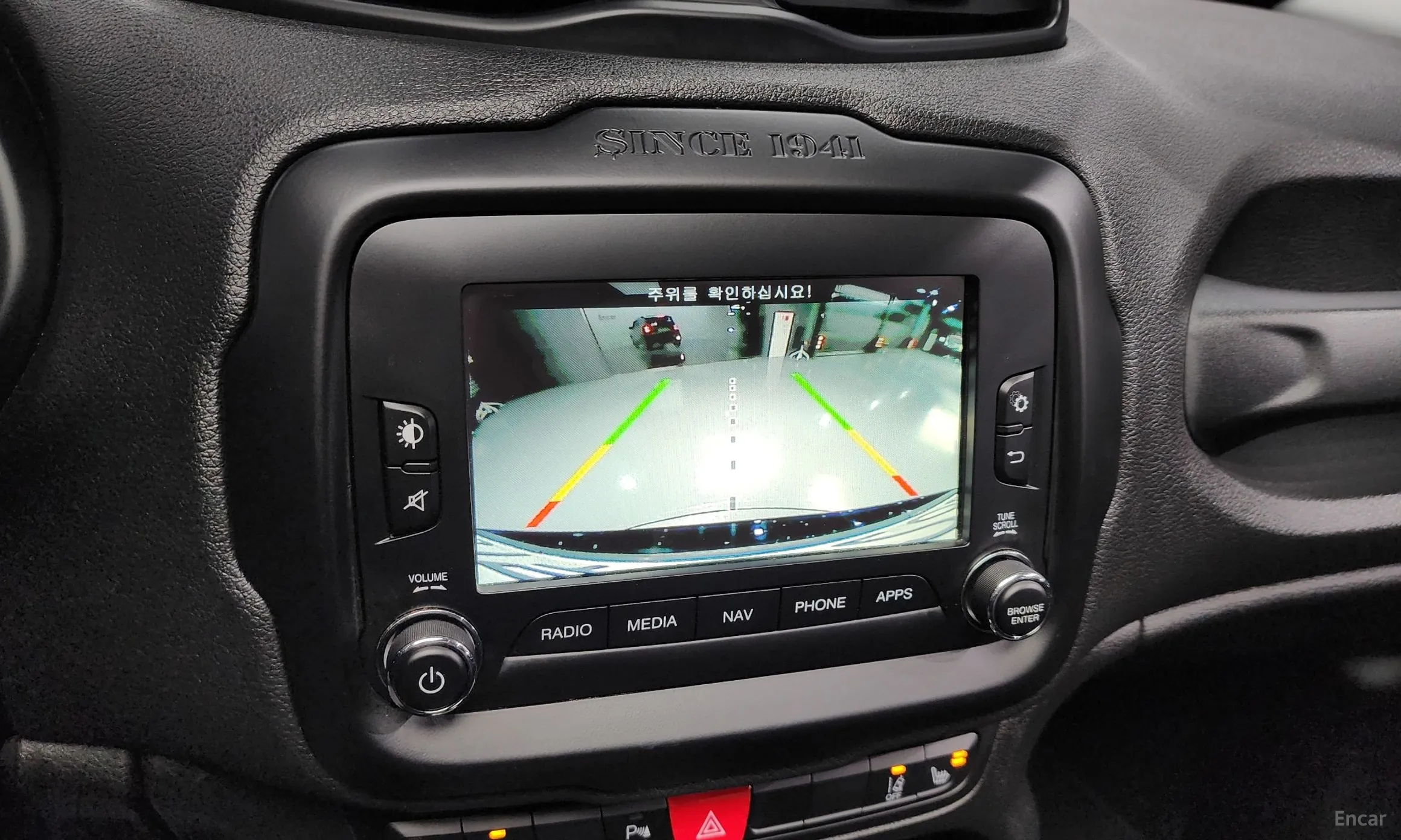 Jeep Renegade превью 15