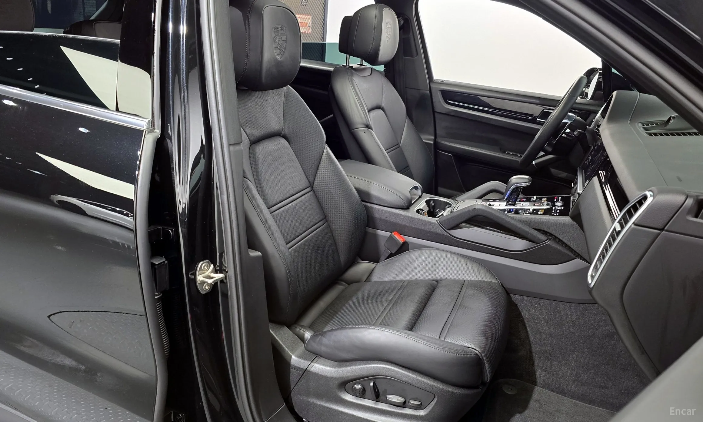 Porsche Cayenne (PO536) превью 12