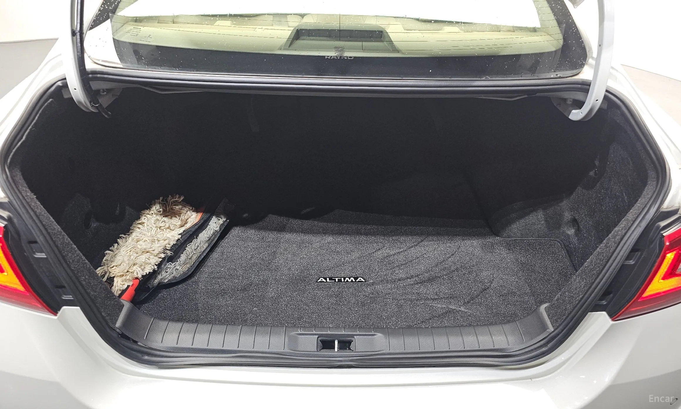 Nissan Altima превью 20