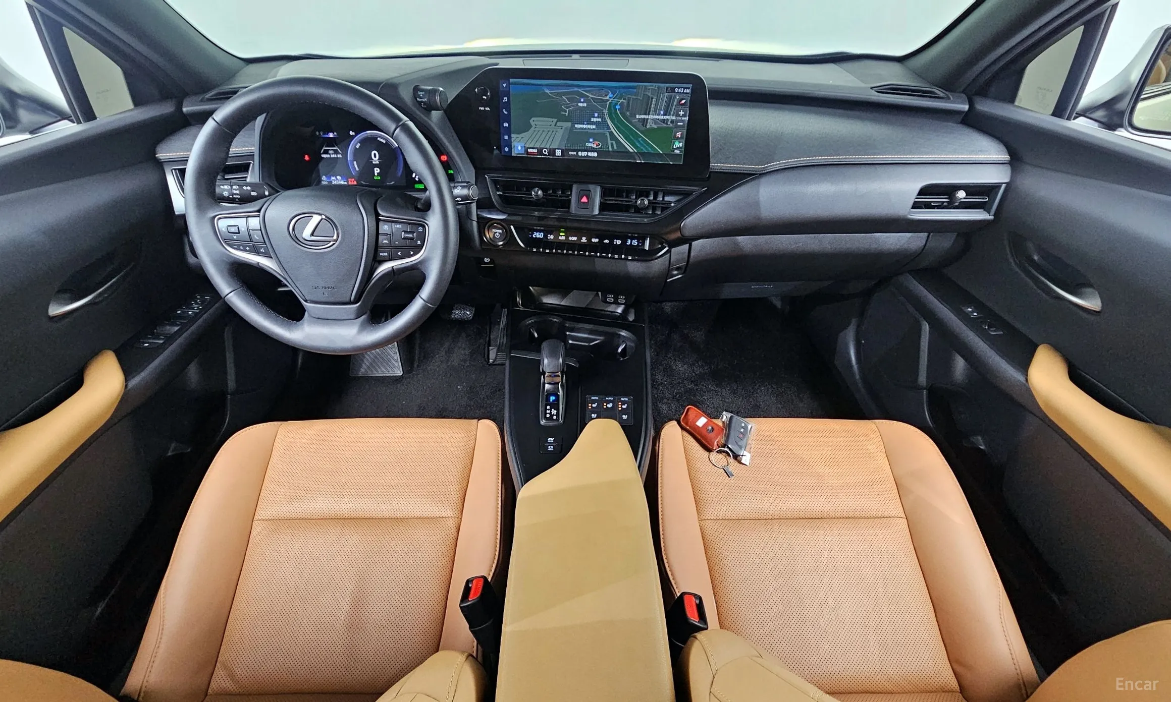 Lexus UX300h превью 7