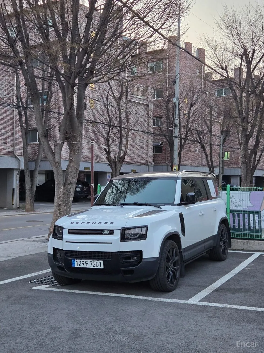 Land Rover Defender (L663) 2