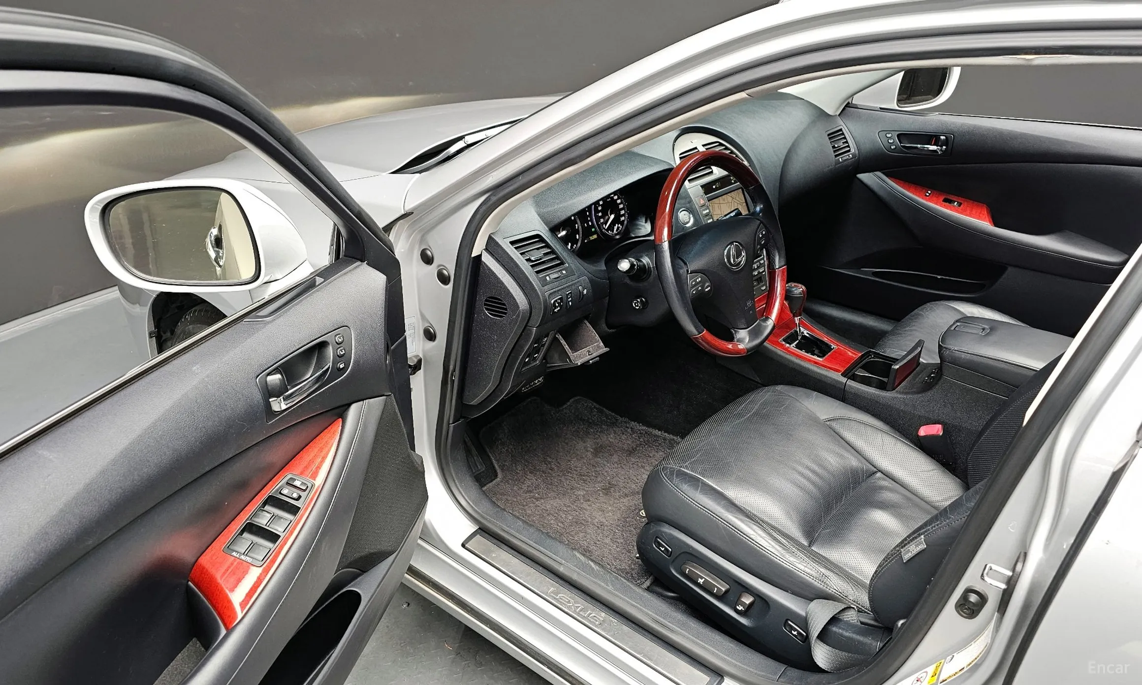 Lexus ES350 превью 12