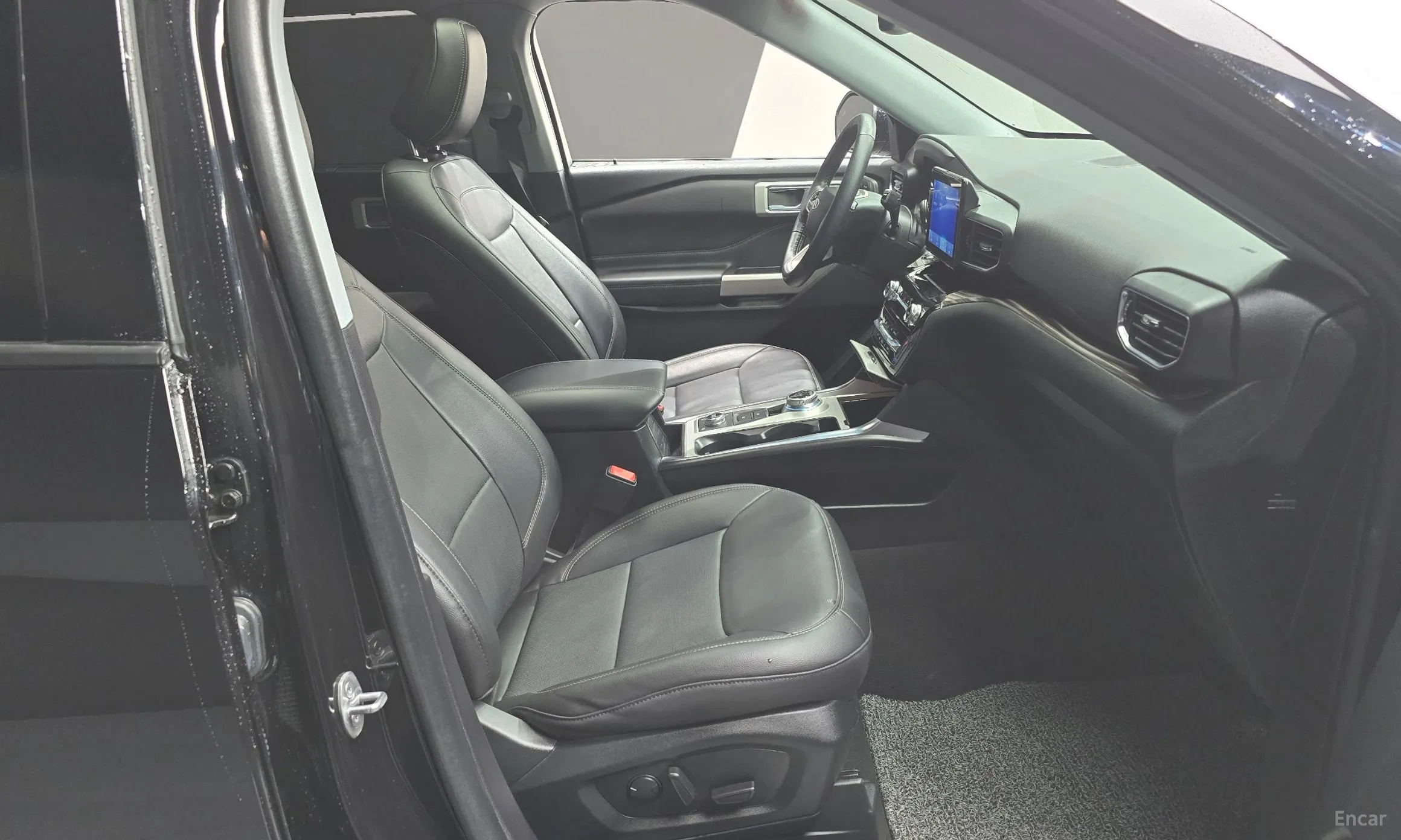 Ford Explorer 6th Generation превью 10
