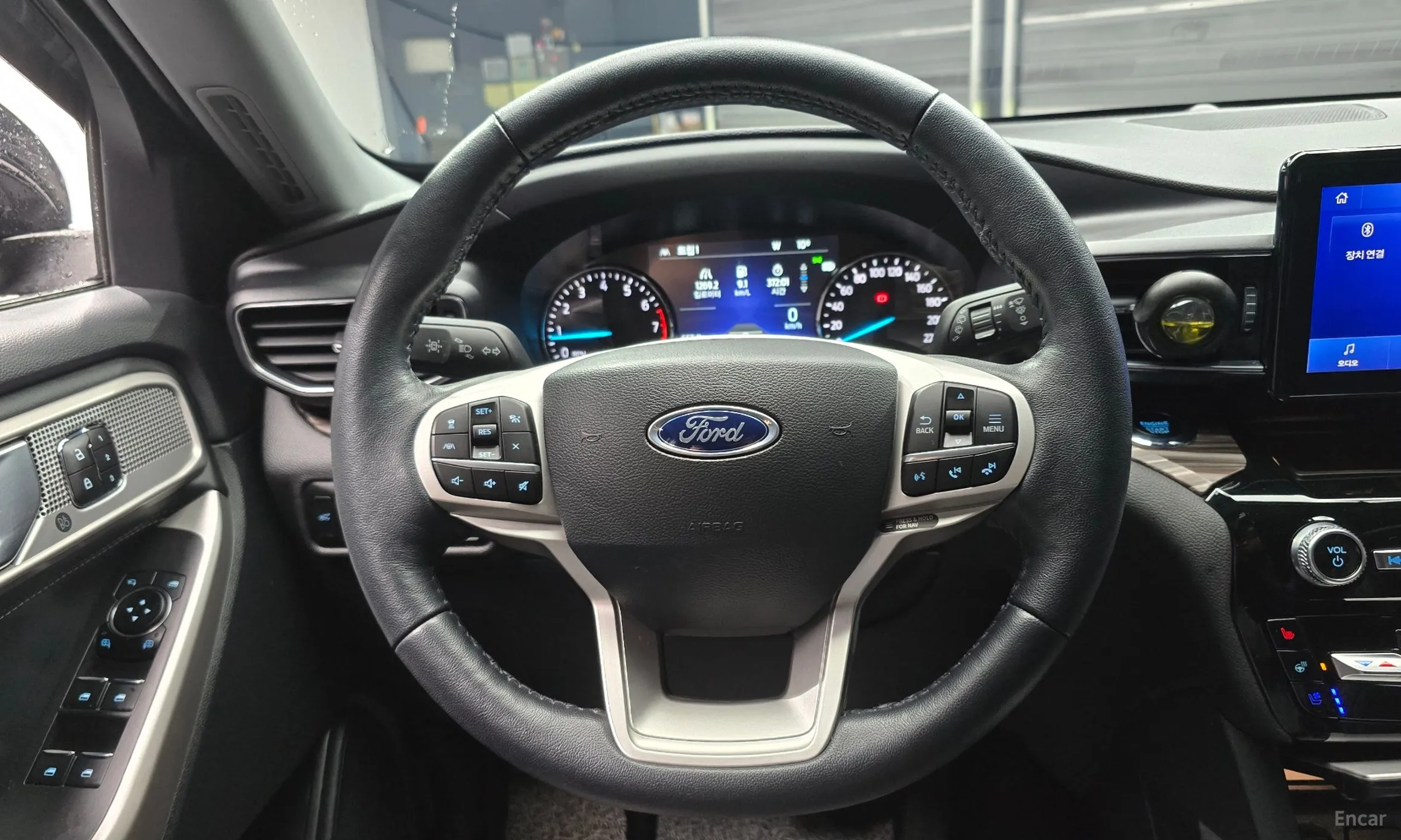 Ford Explorer 6th Generation превью 14