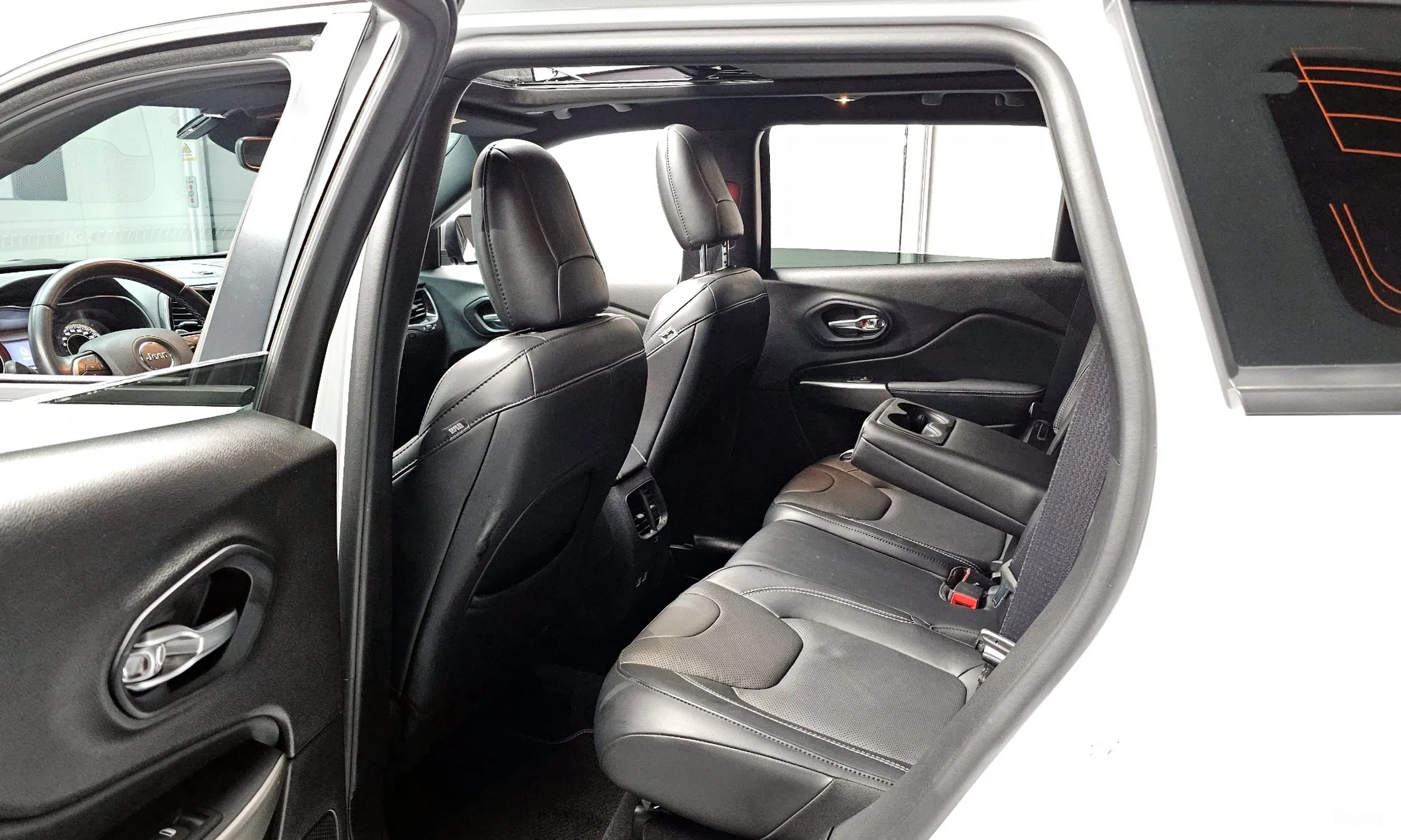 Jeep Cherokee (KL) превью 11
