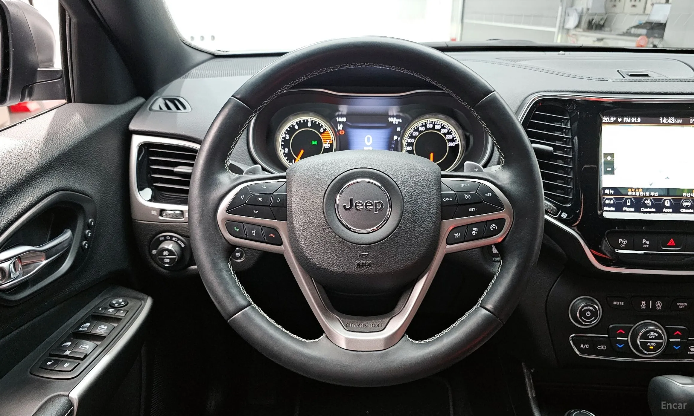 Jeep Cherokee (KL) превью 13