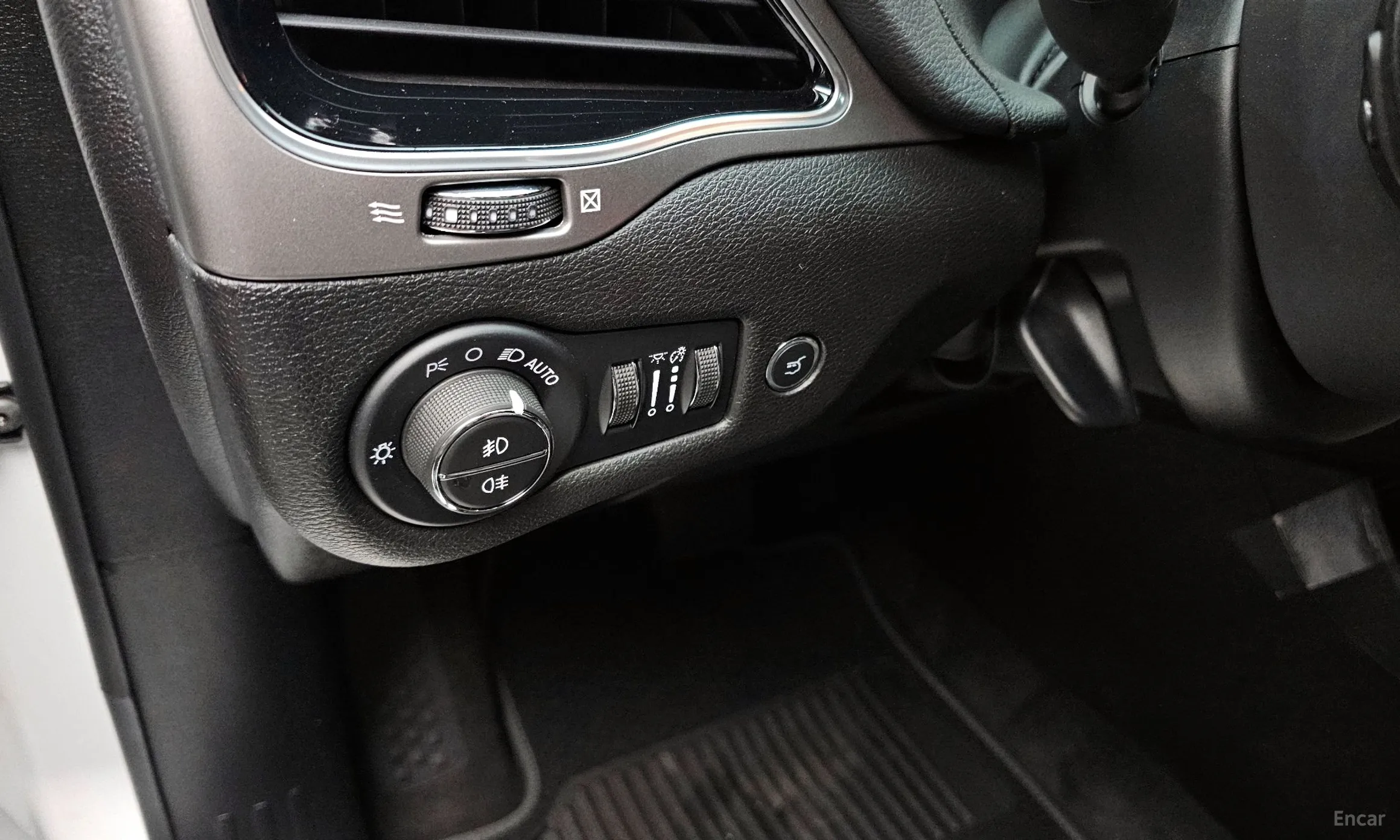 Jeep Cherokee (KL) превью 15