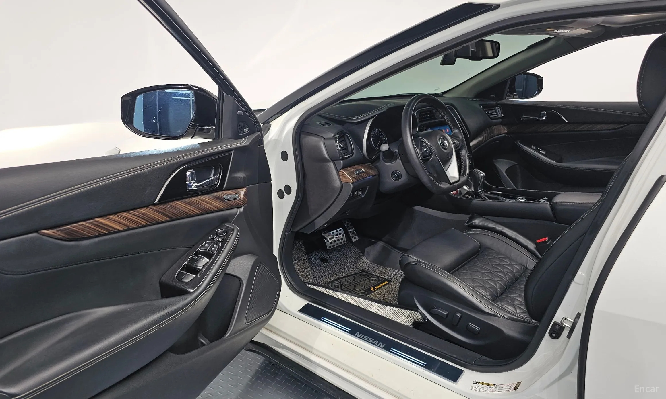 Nissan Maxima (A36) превью 10