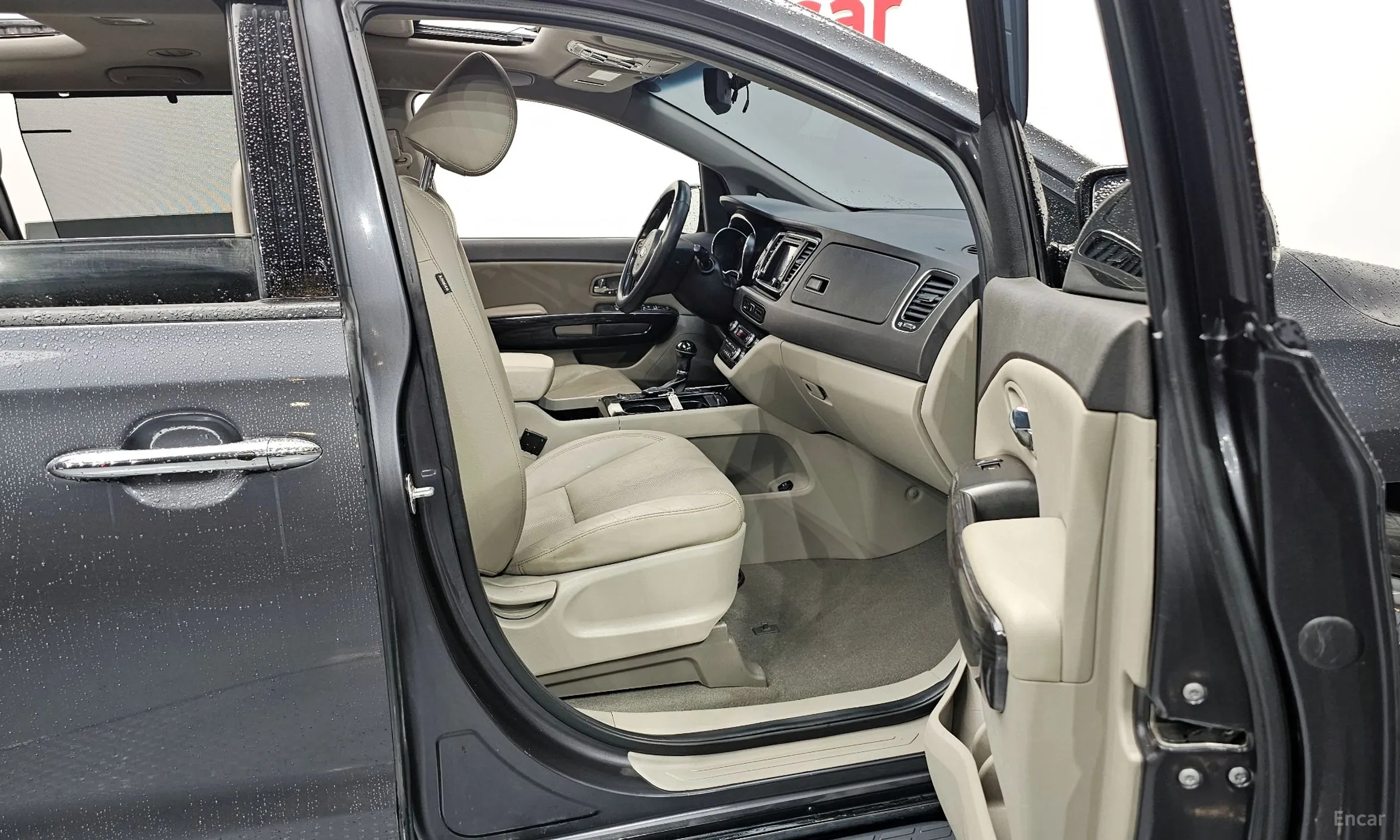Kia Carnival превью 11