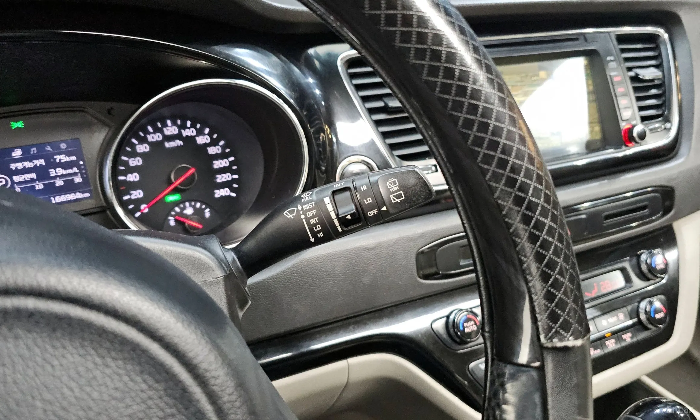 Kia Carnival превью 17