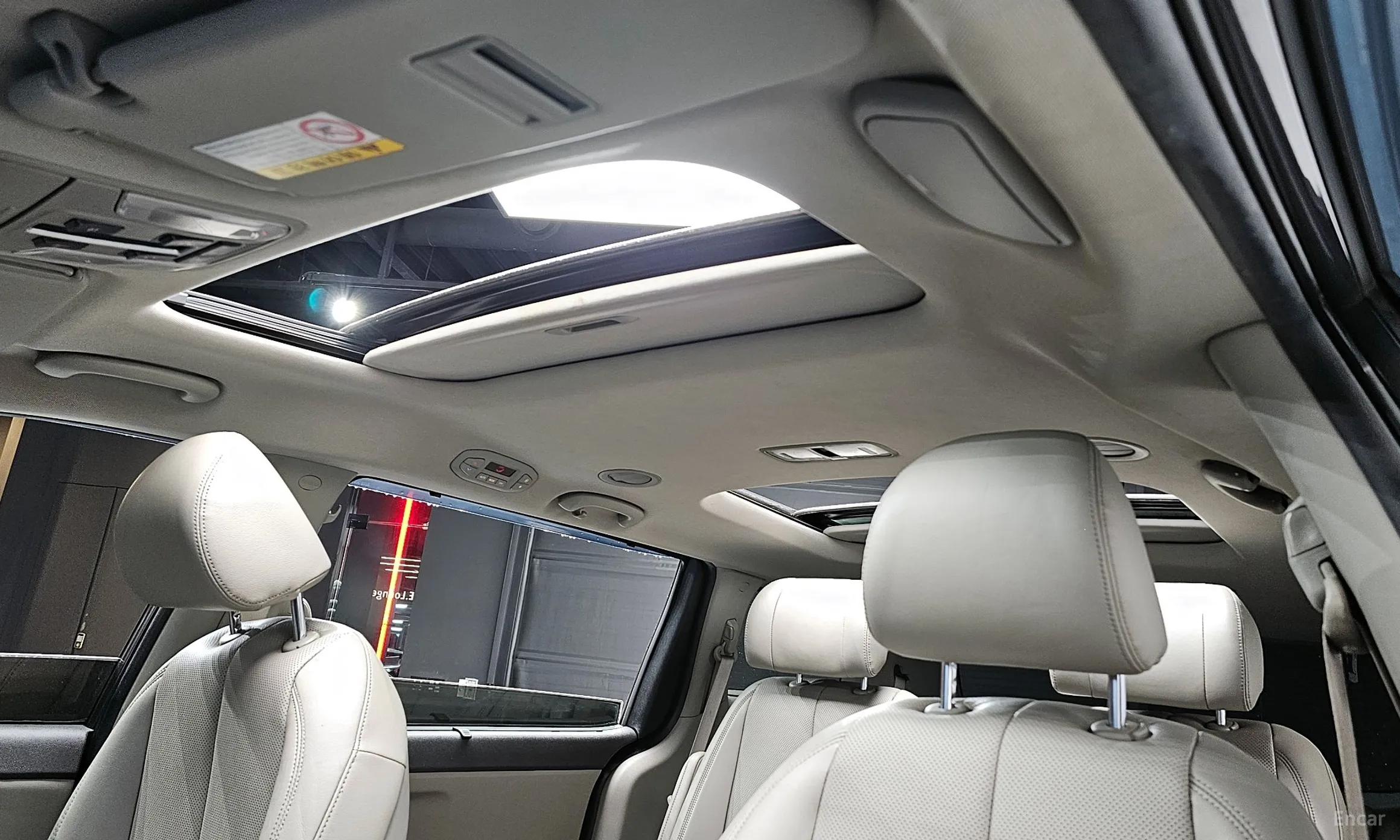 Kia Carnival превью 19