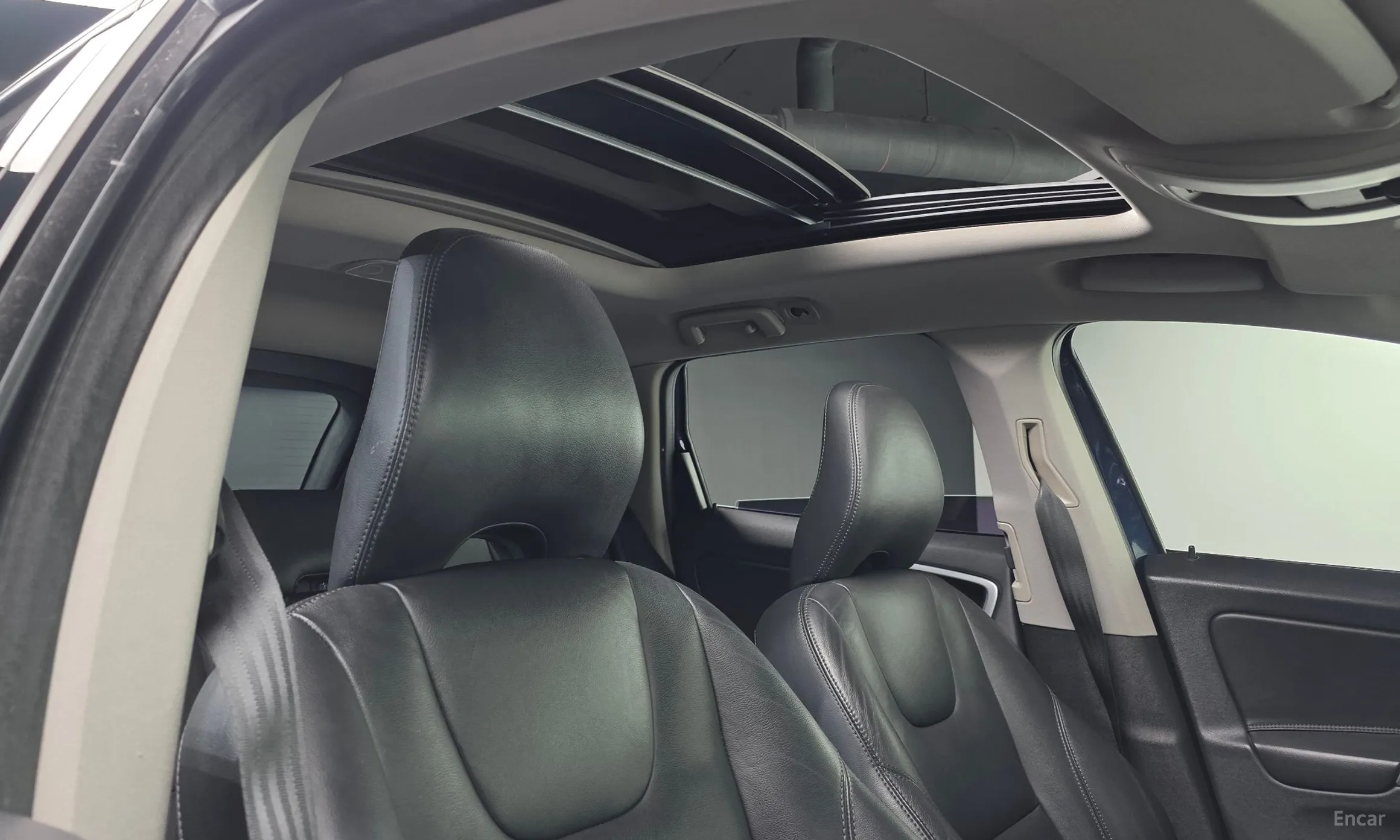 Volvo XC60 превью 18