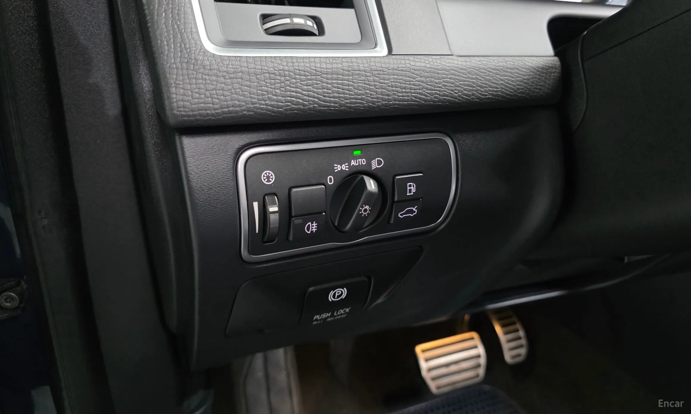 Volvo XC60 превью 19