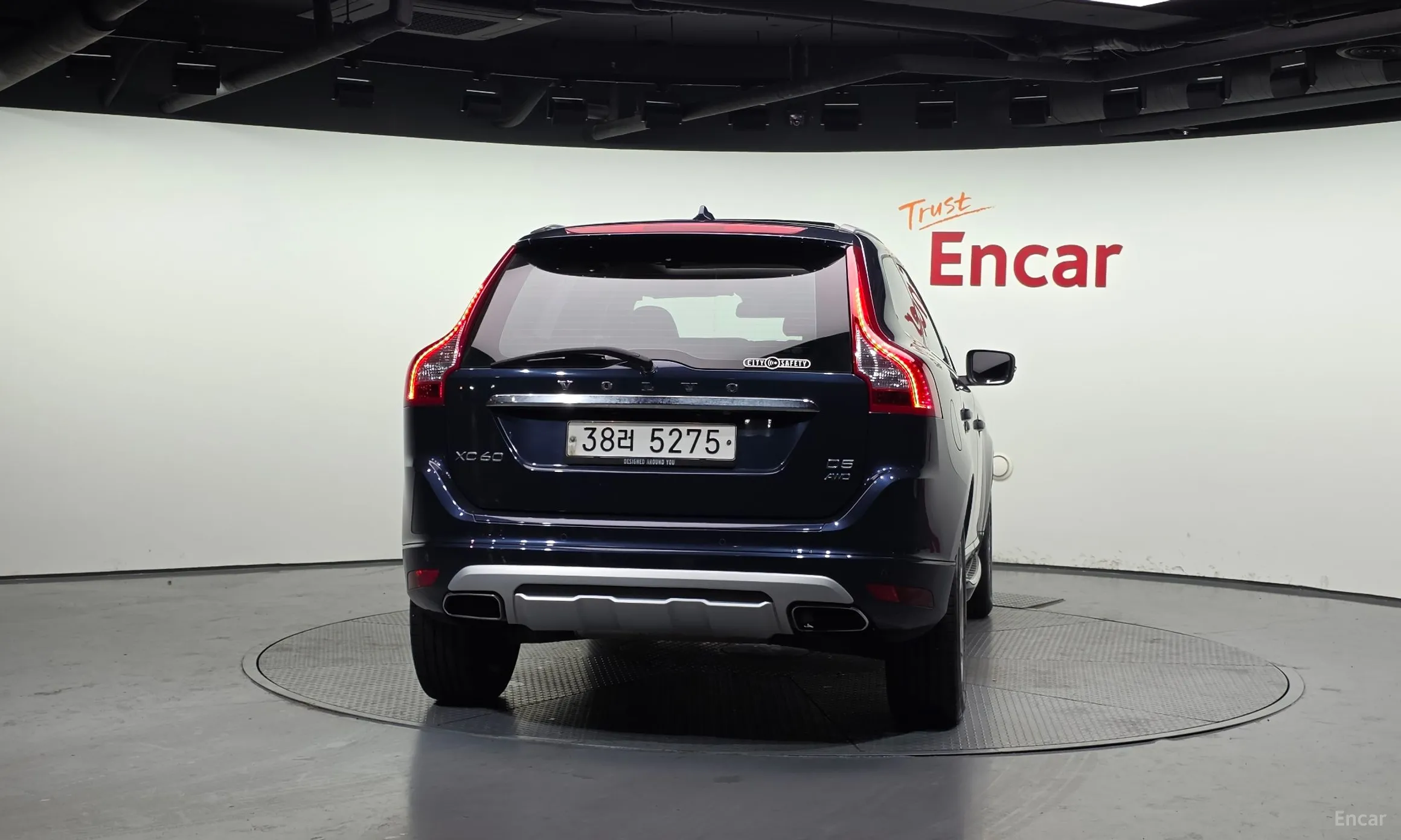 Volvo XC60 превью 4