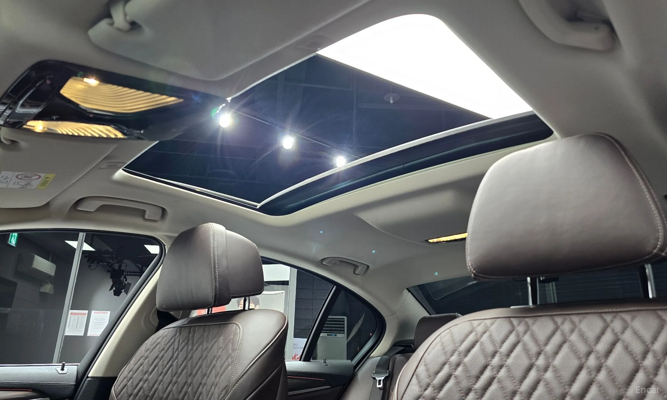 BMW 5 Series (G30) превью 19
