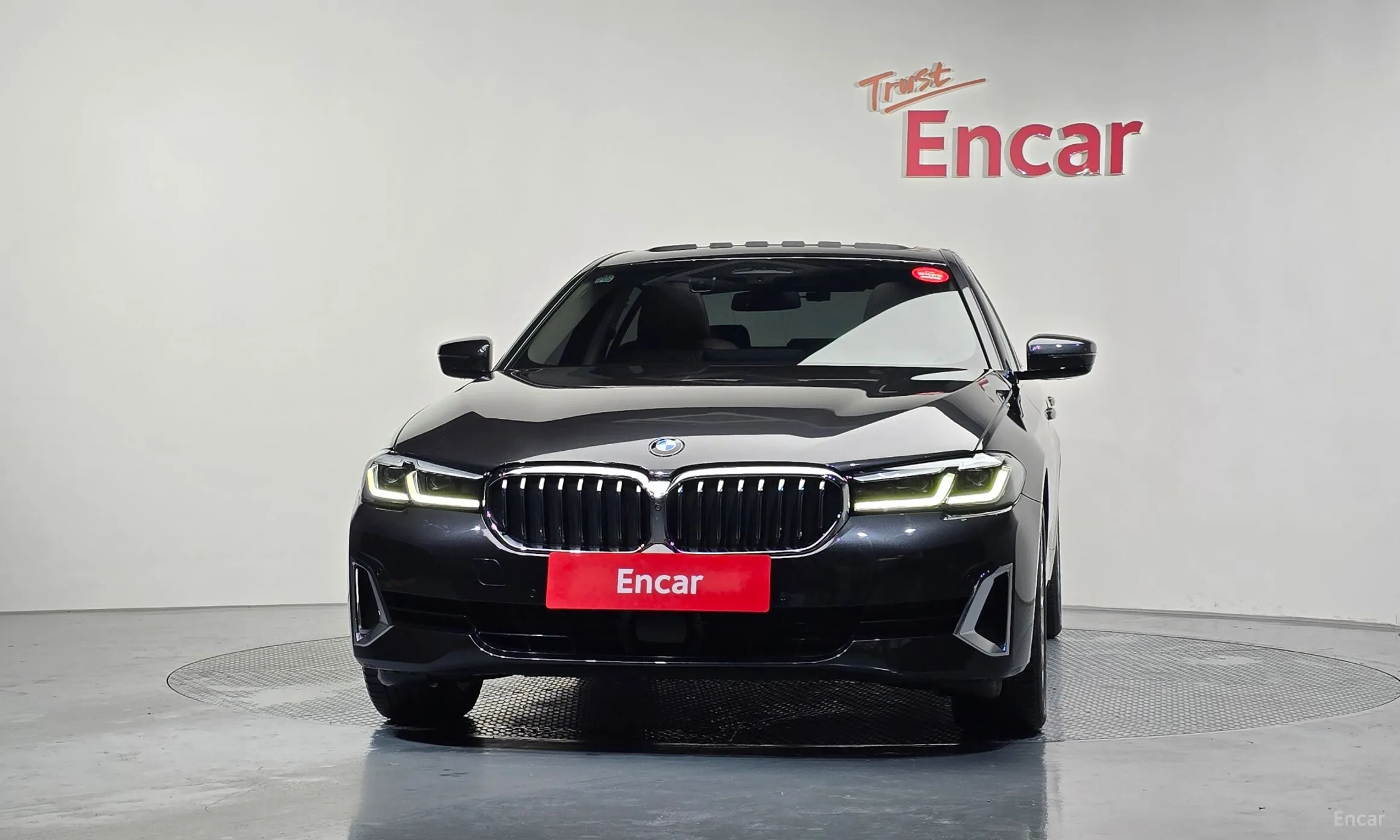 BMW 5 Series (G30) превью 3