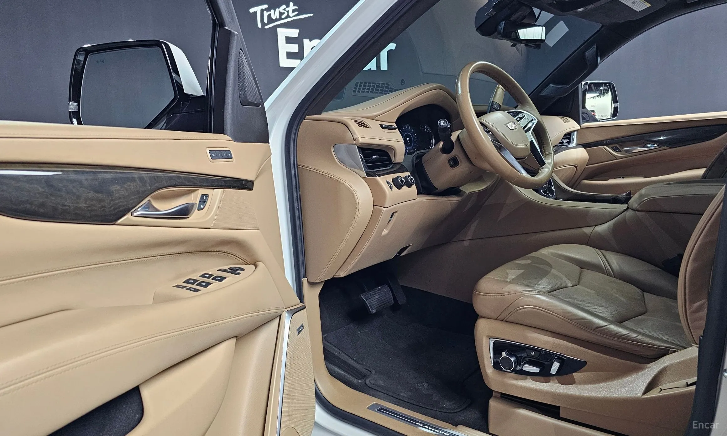 Cadillac Escalade превью 10