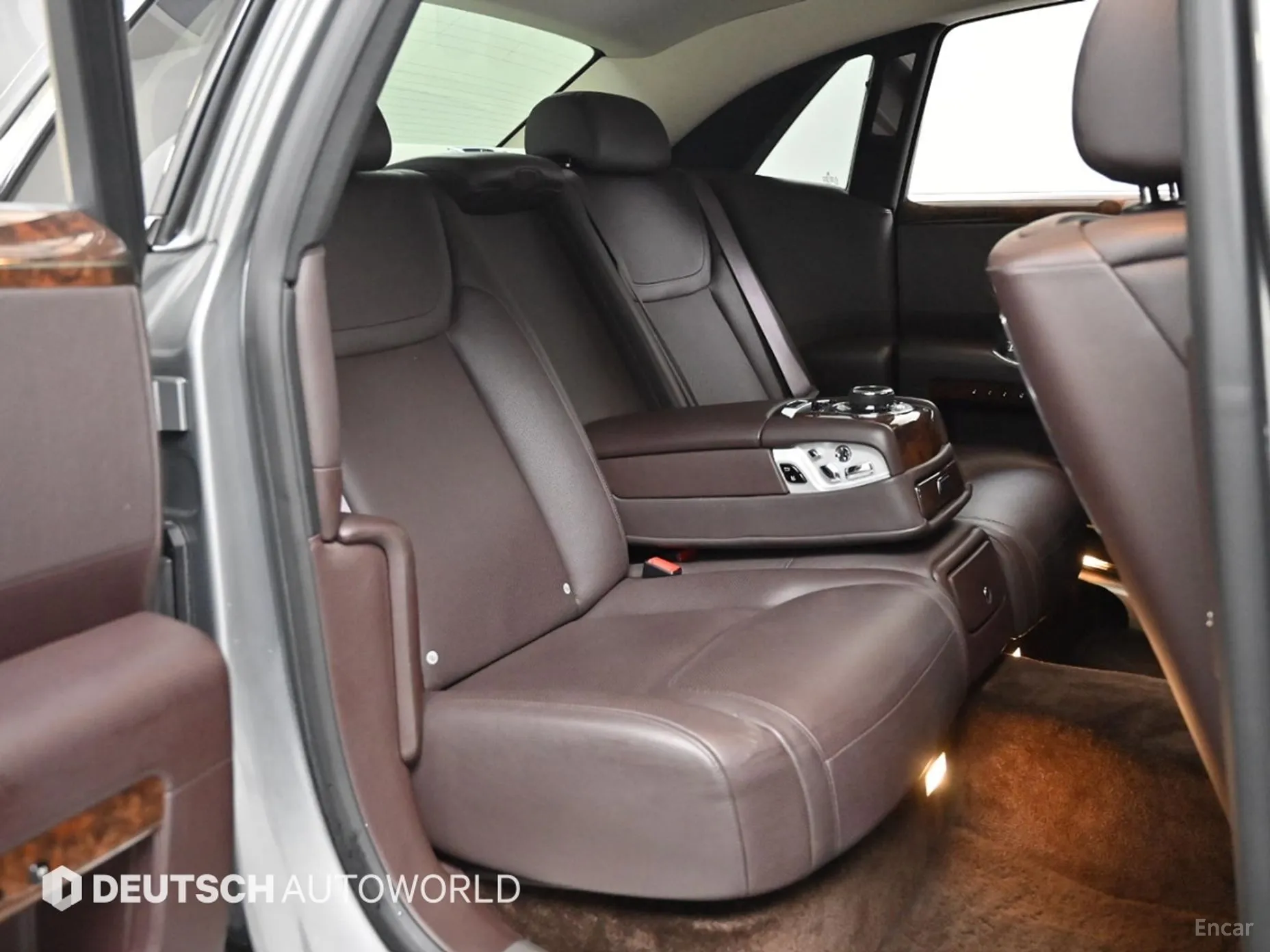 Rolls-Royce Ghost превью 12