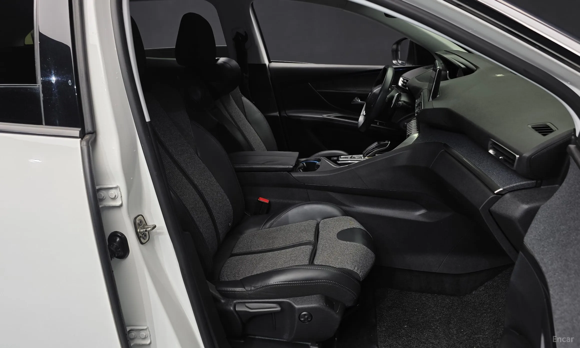 Peugeot 3008 2nd generation превью 11