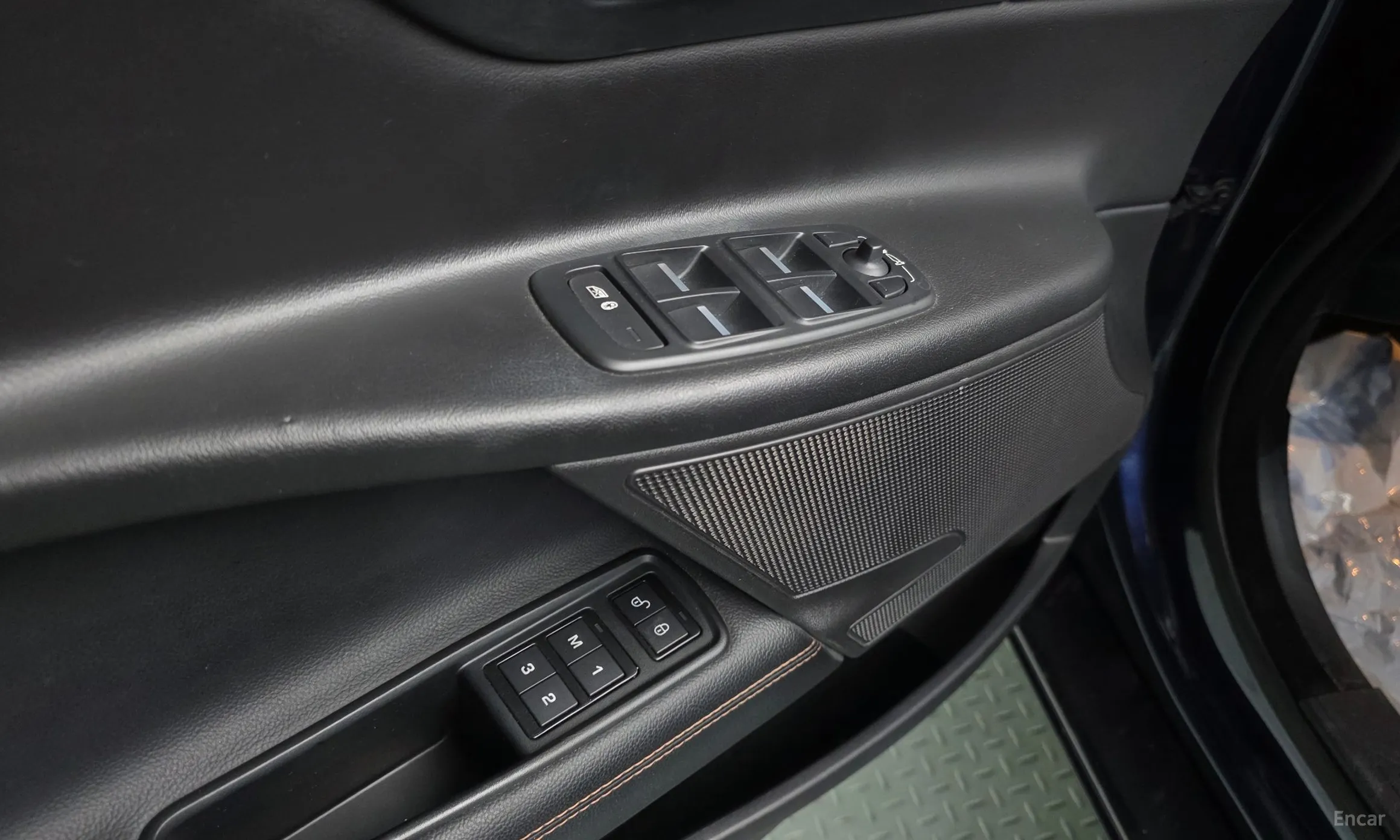 Jaguar XE превью 18