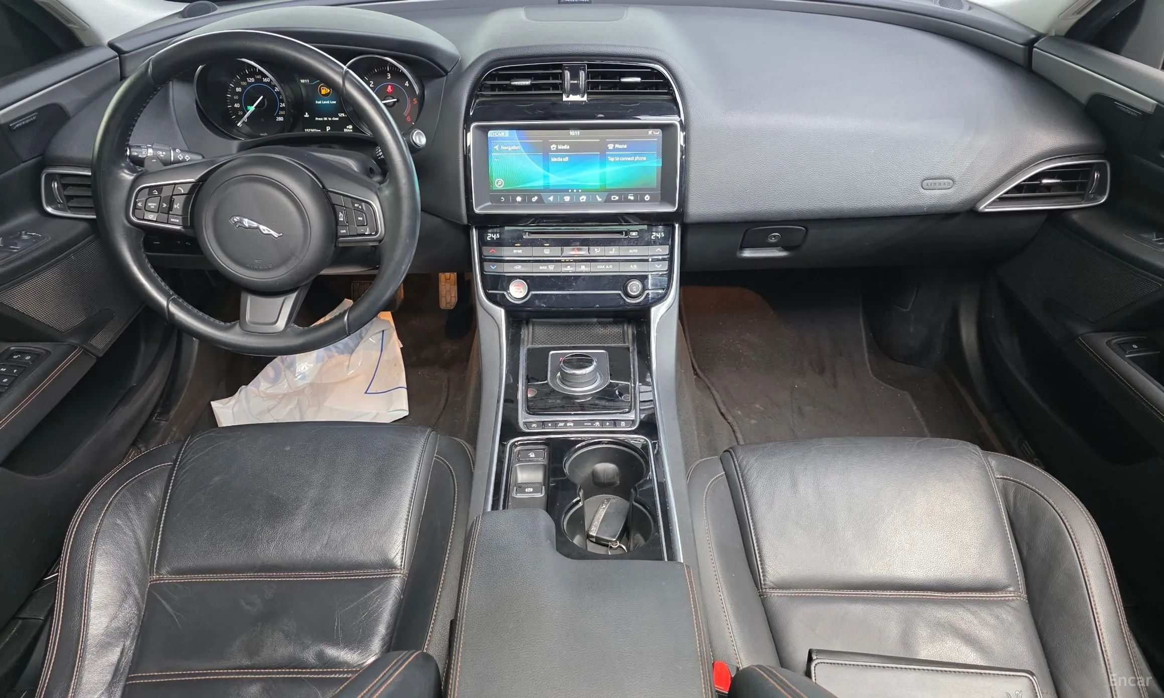 Jaguar XE превью 7