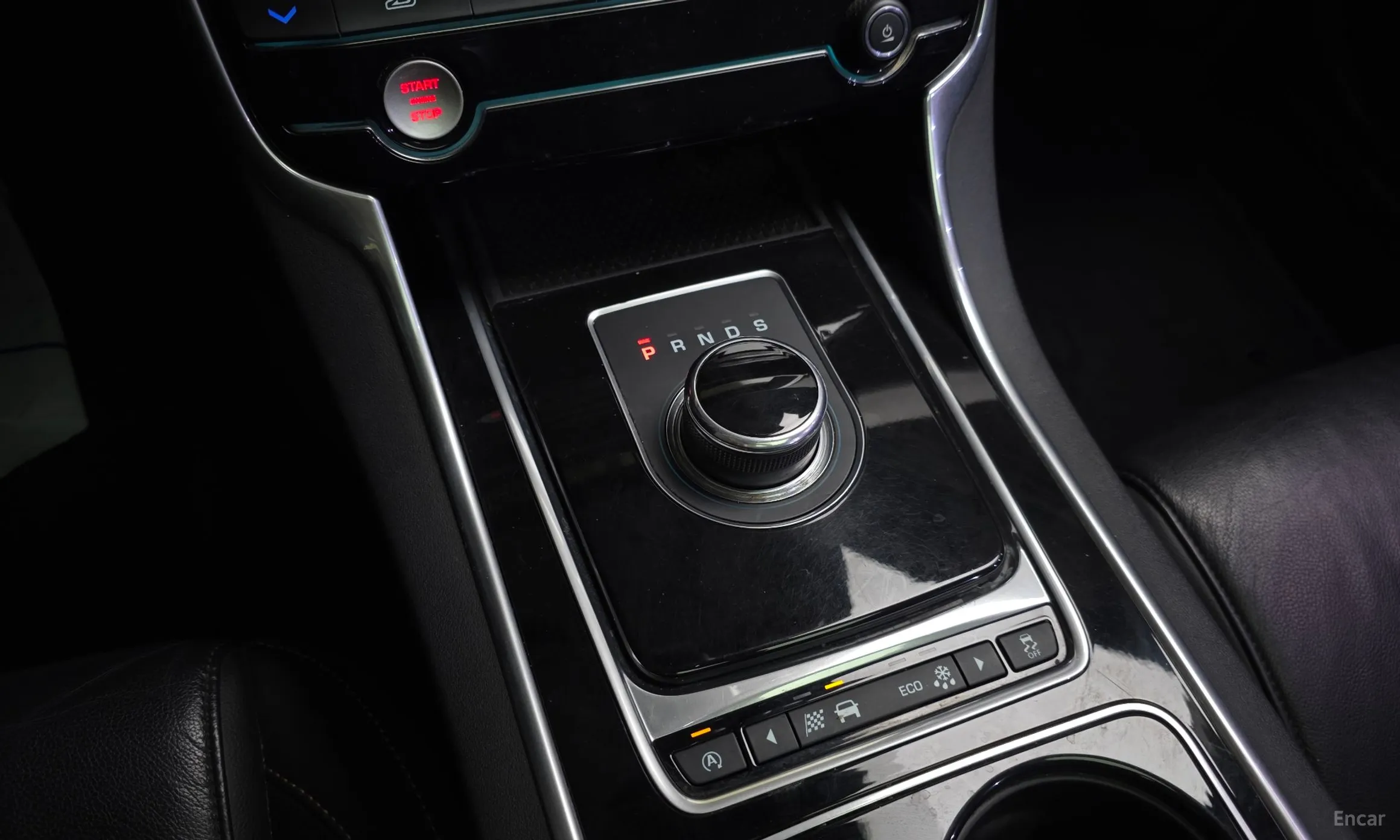 Jaguar XE превью 9