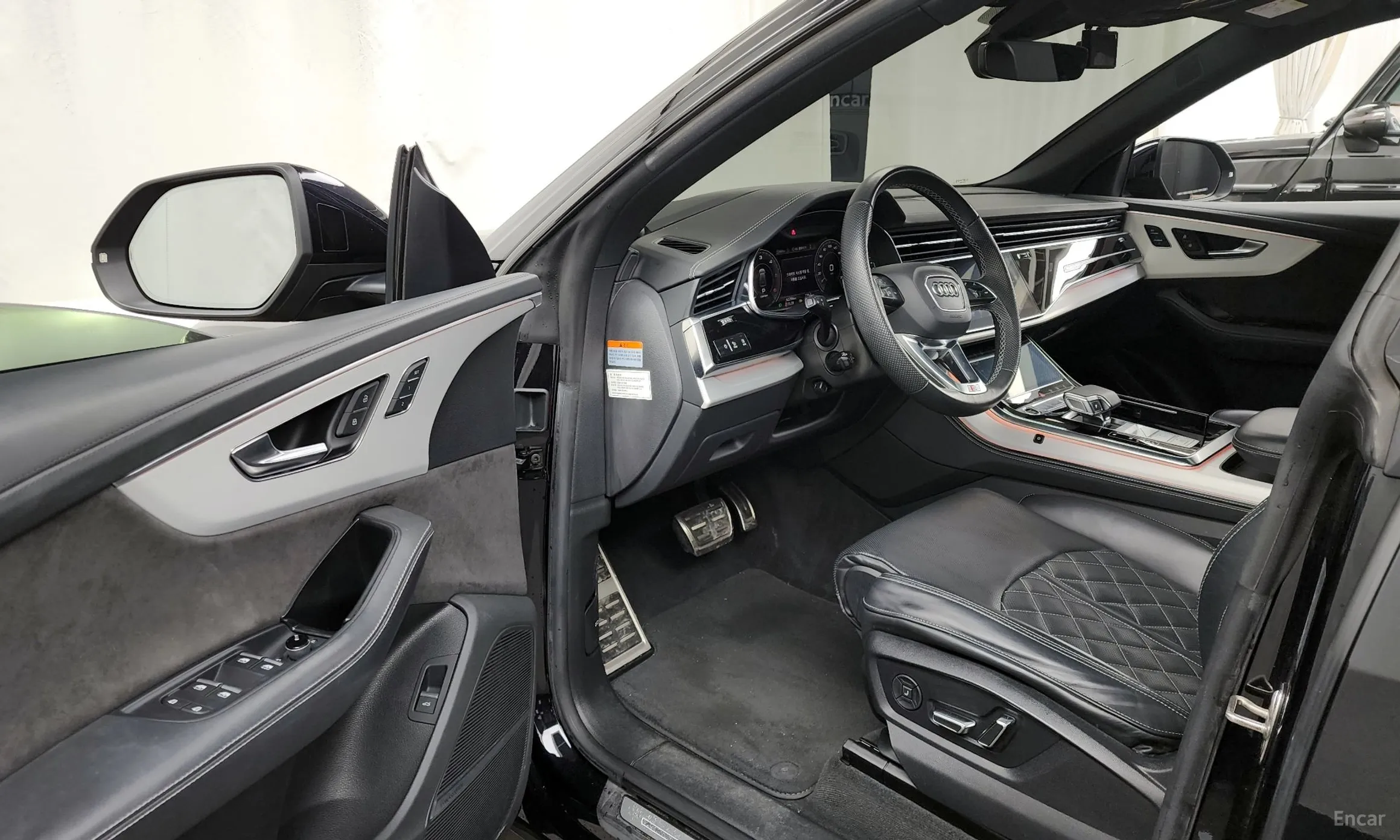 Audi Q8 (4M) превью 10