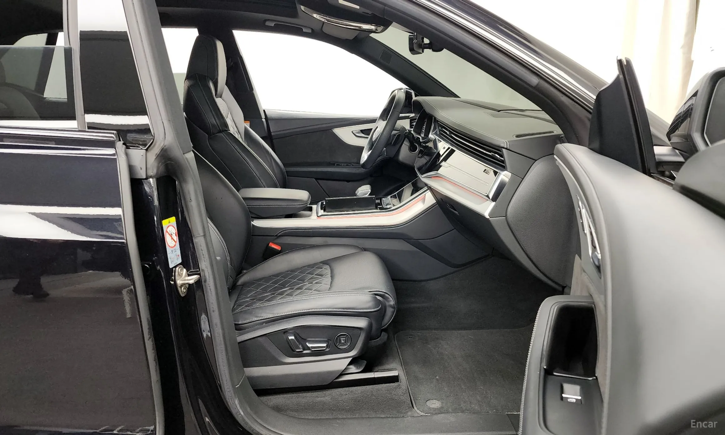 Audi Q8 (4M) превью 11