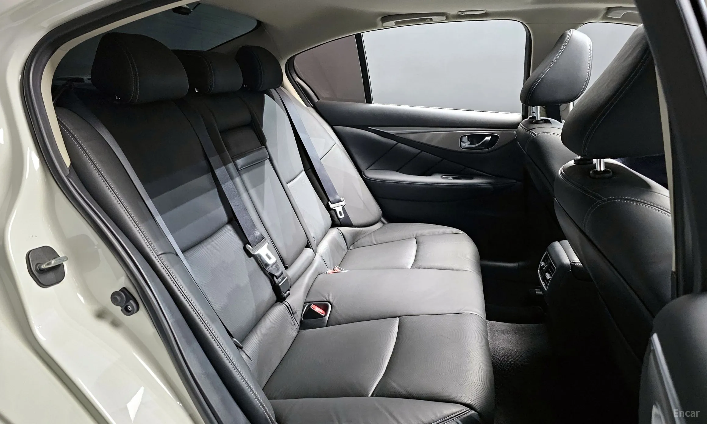 Infiniti Q50 превью 13