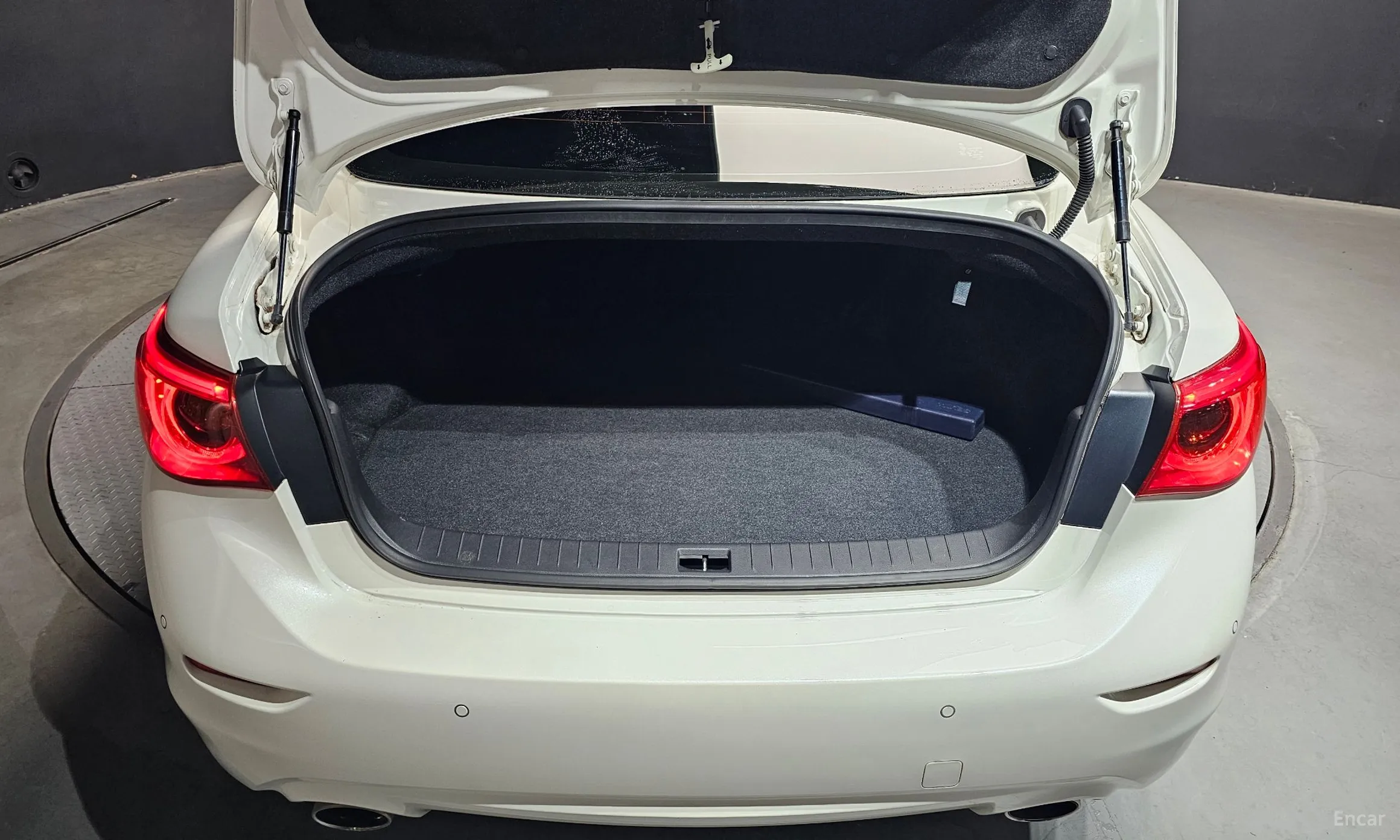 Infiniti Q50 превью 20