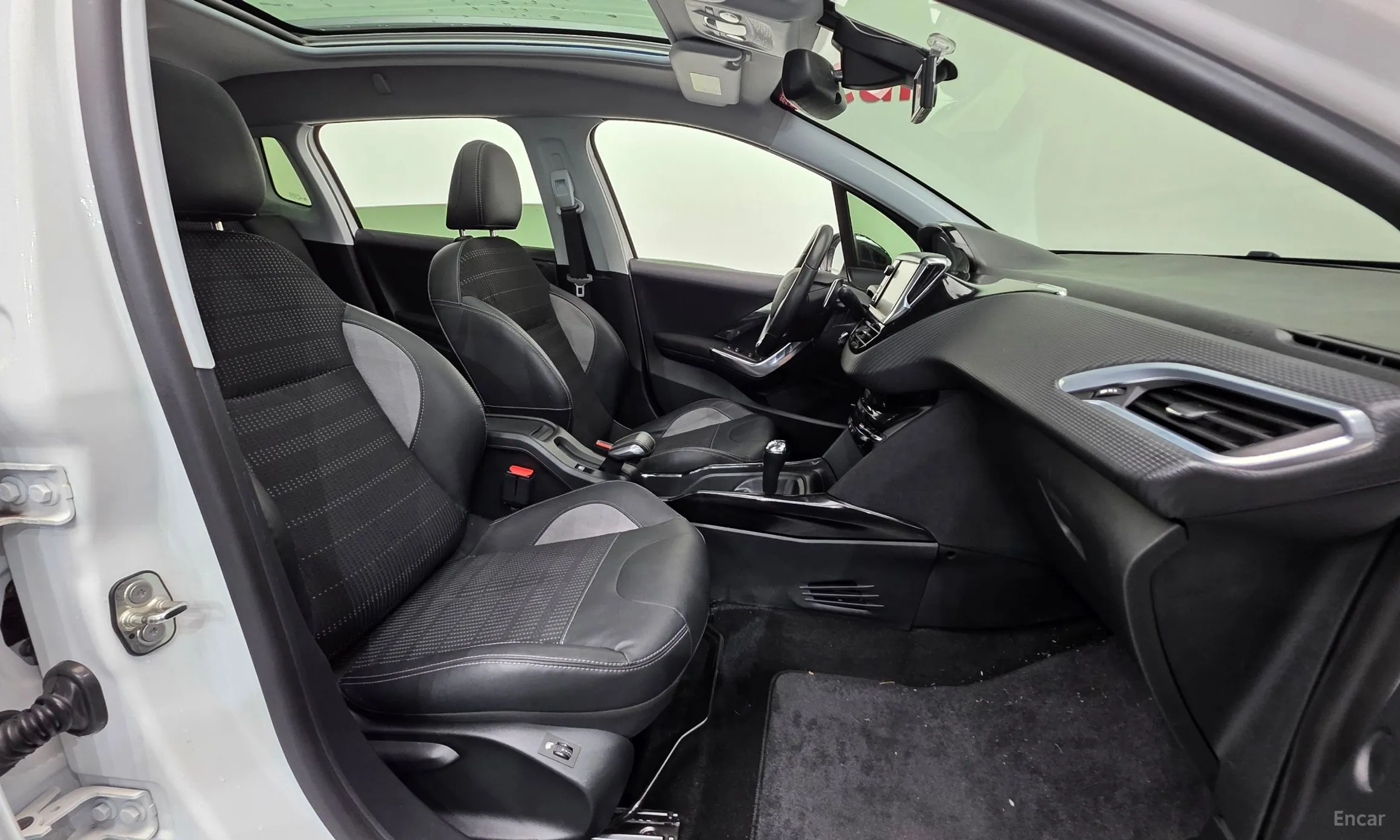 Peugeot 2008. превью 10