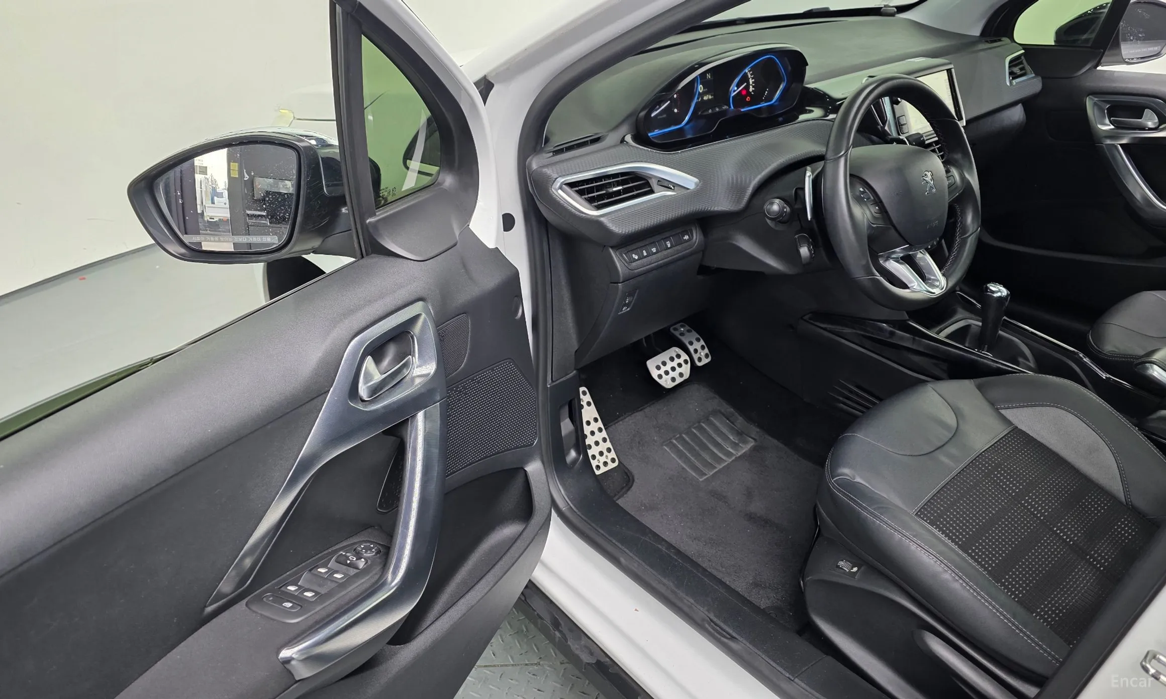 Peugeot 2008. превью 12