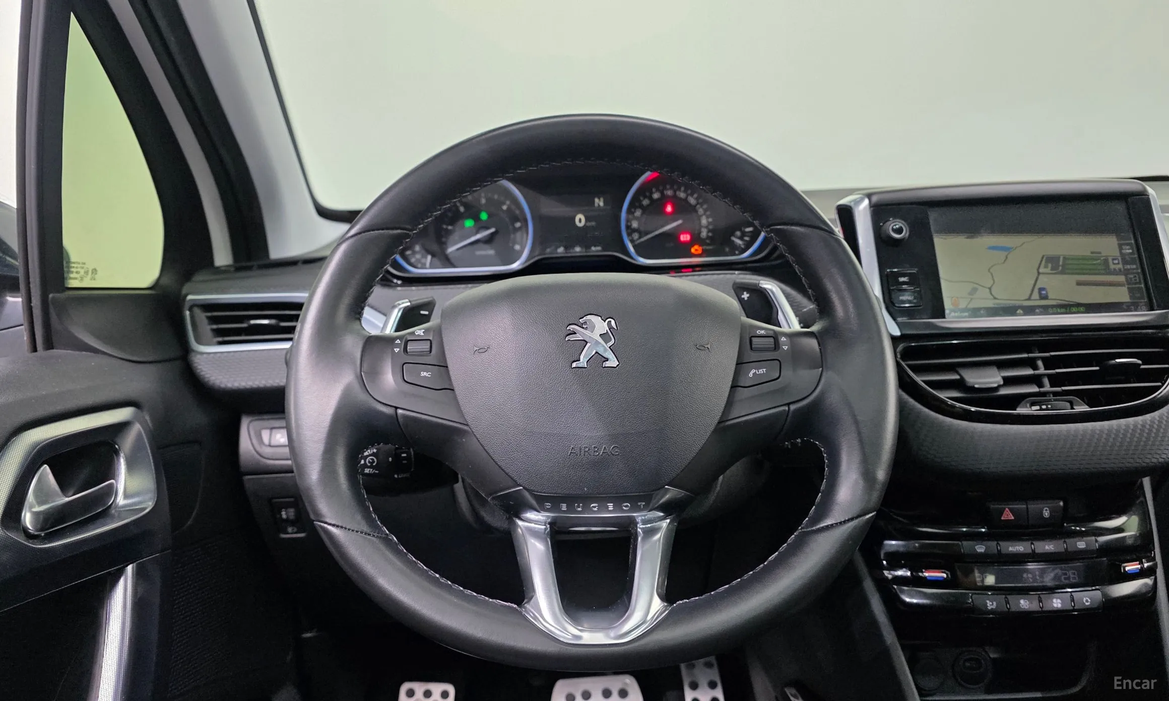 Peugeot 2008. превью 14