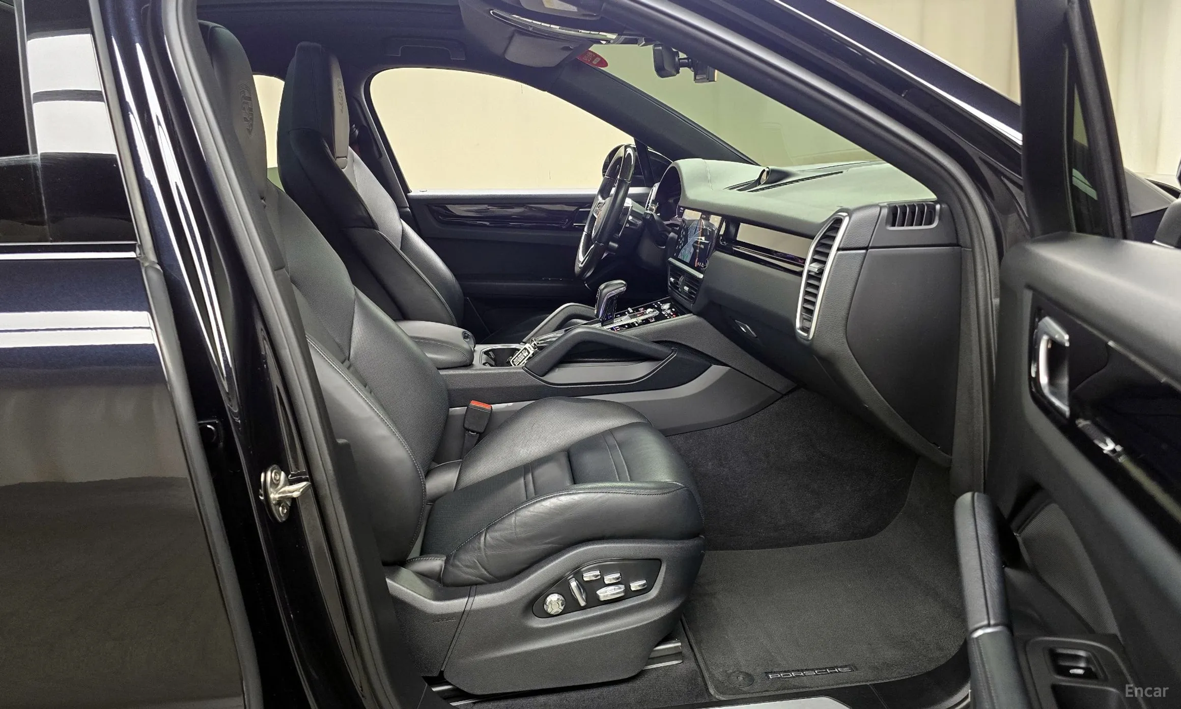 Porsche Cayenne (PO536) превью 10