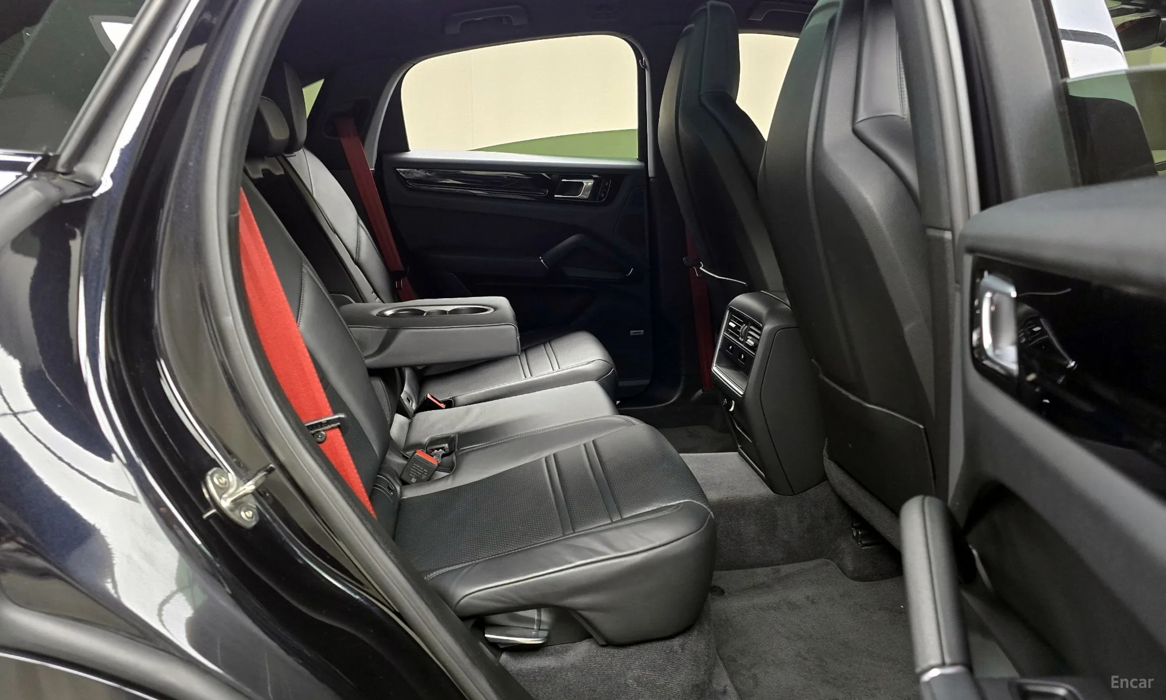 Porsche Cayenne (PO536) превью 12