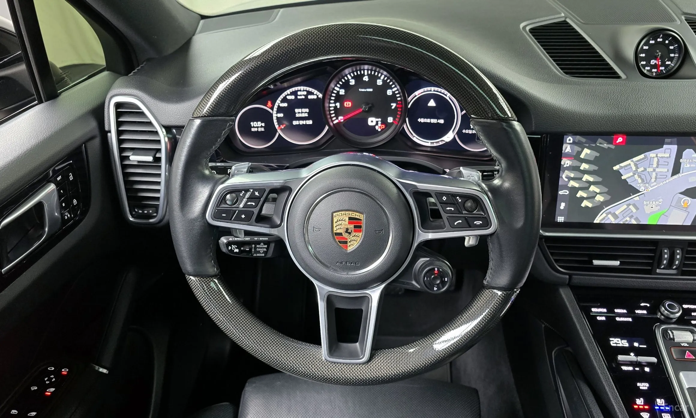 Porsche Cayenne (PO536) превью 13