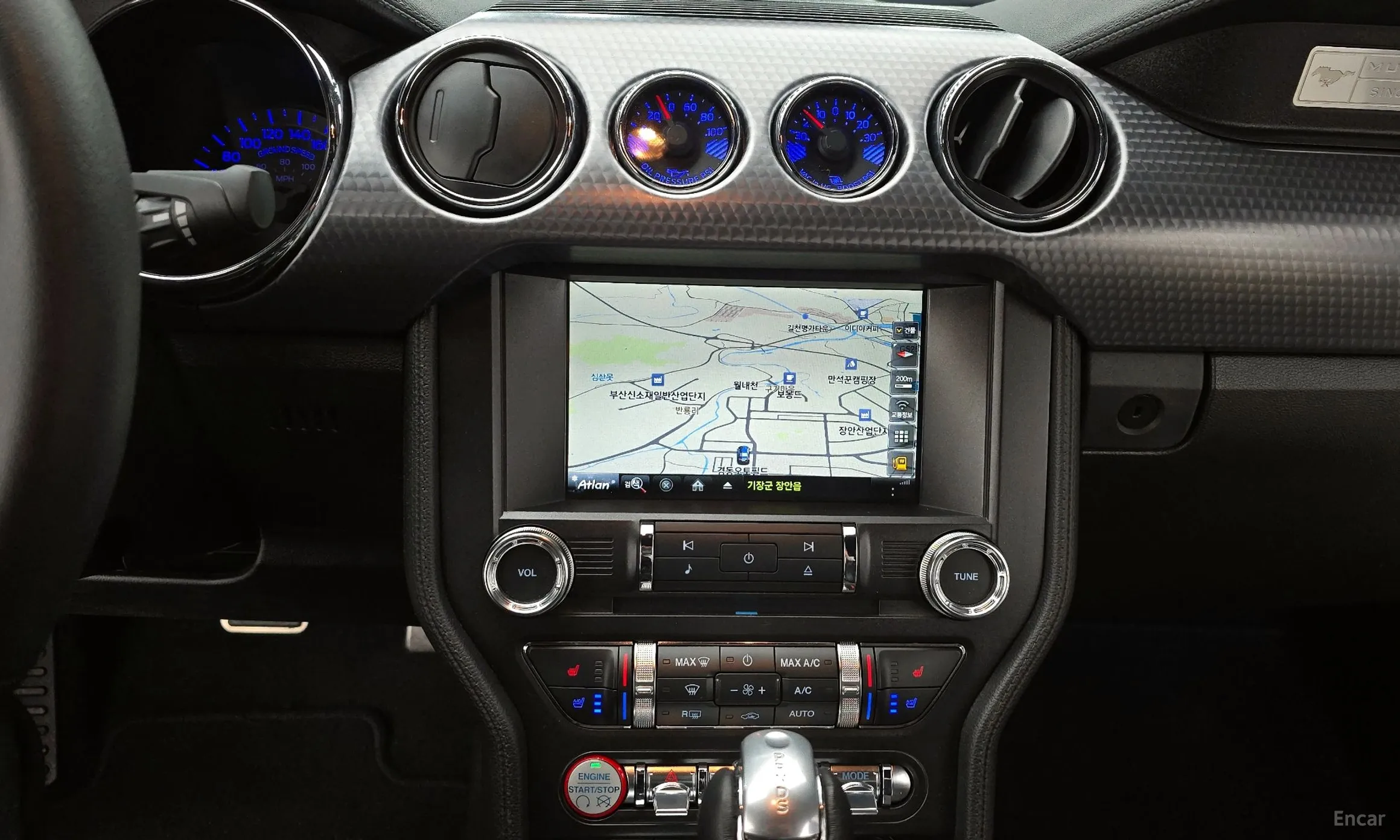 Ford Mustang превью 15