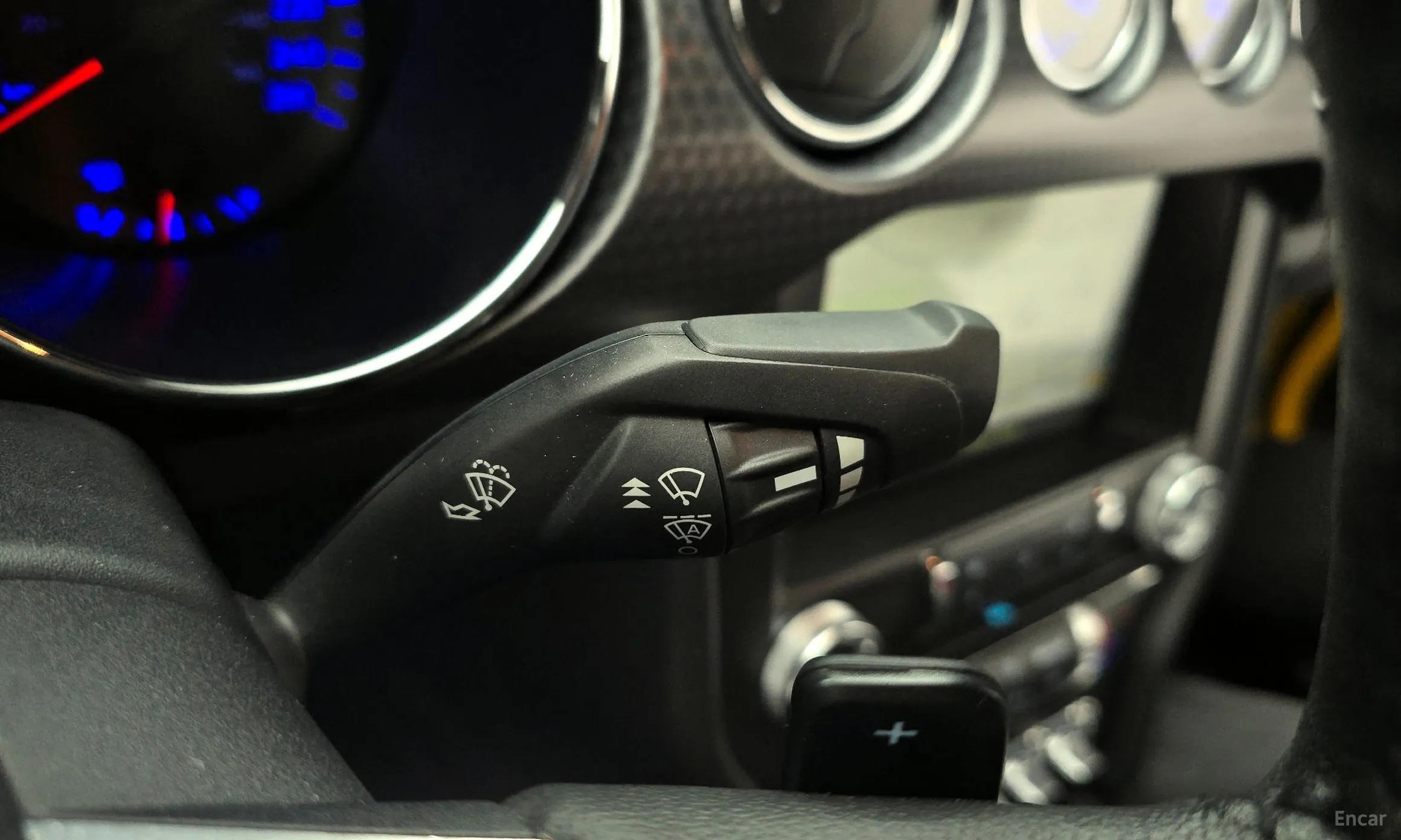 Ford Mustang превью 17