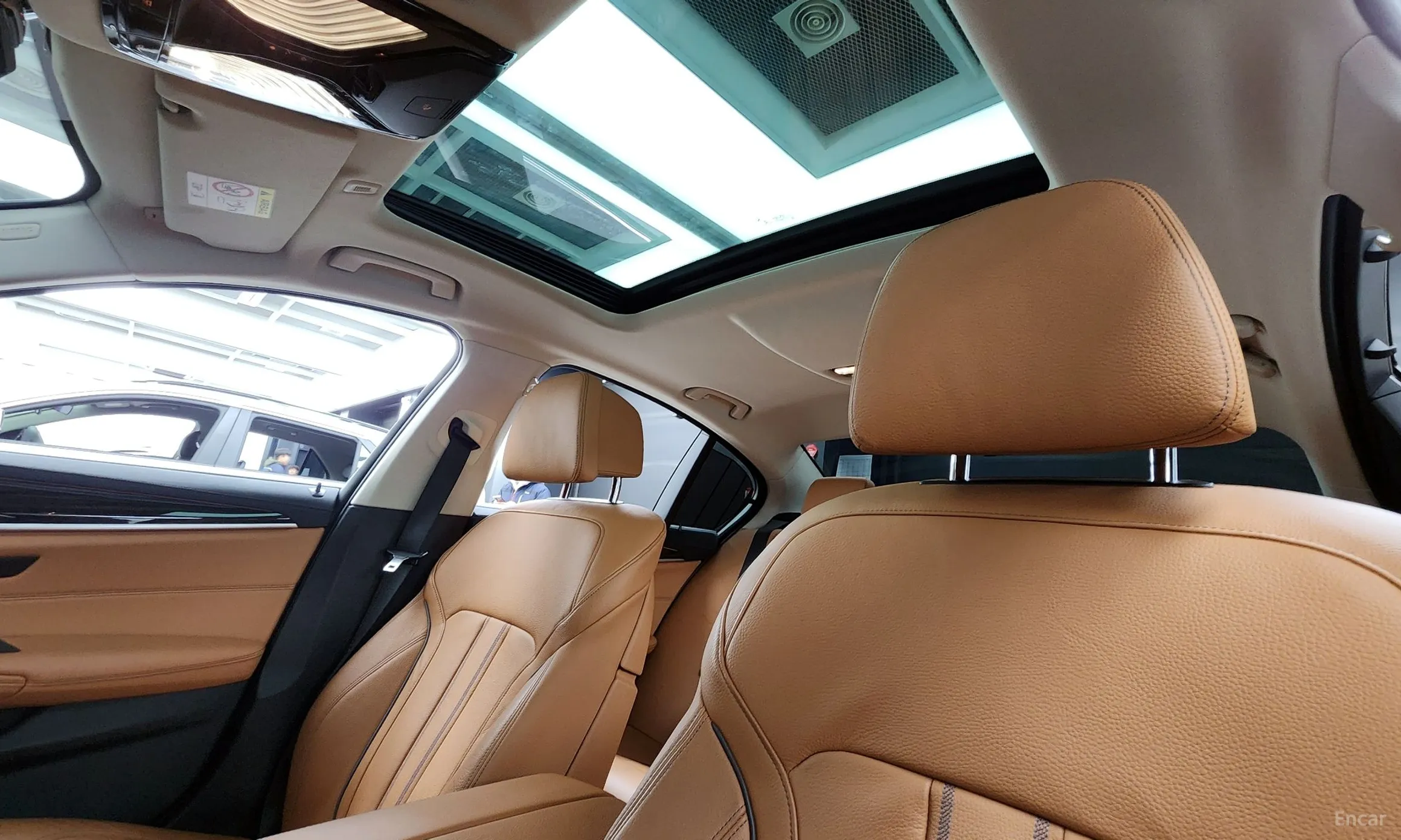 BMW 5 Series (G30) превью 18