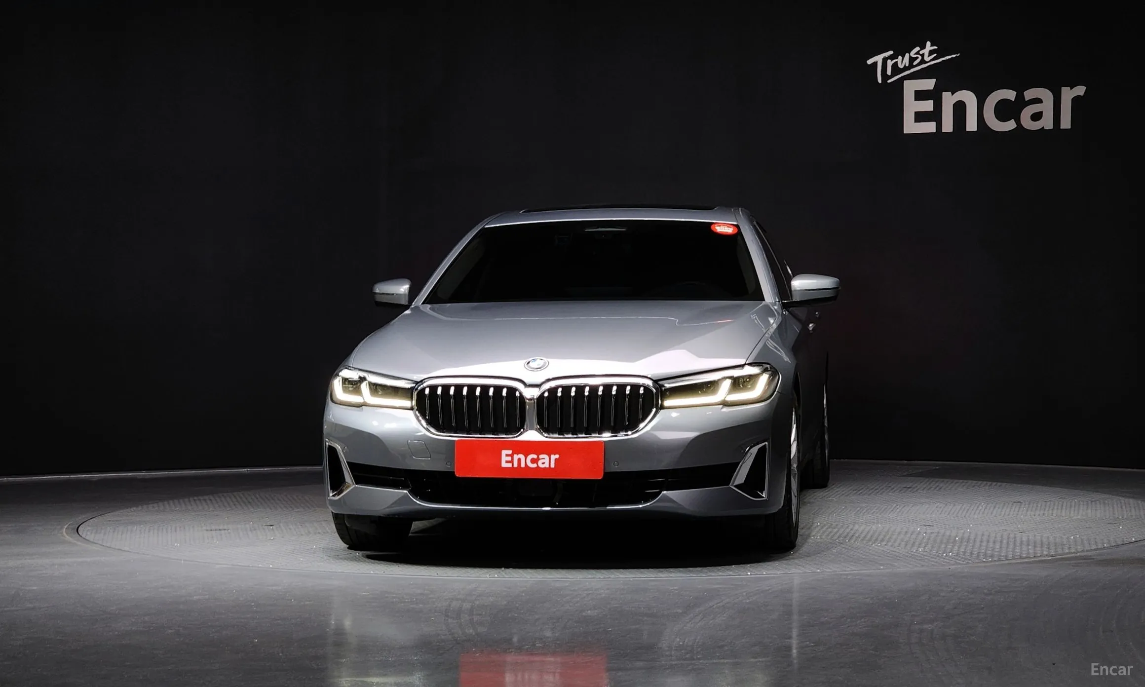 BMW 5 Series (G30) превью 3