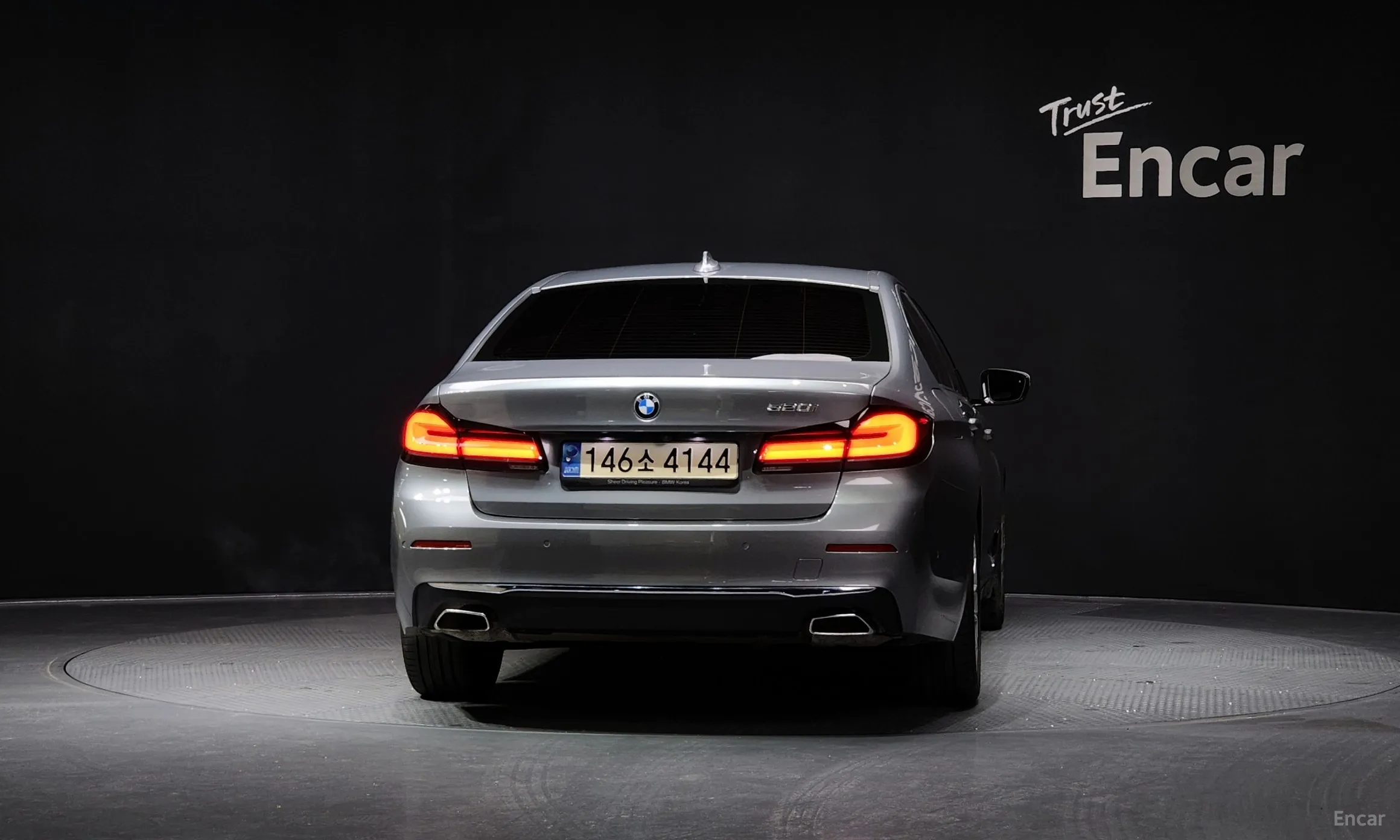 BMW 5 Series (G30) превью 4