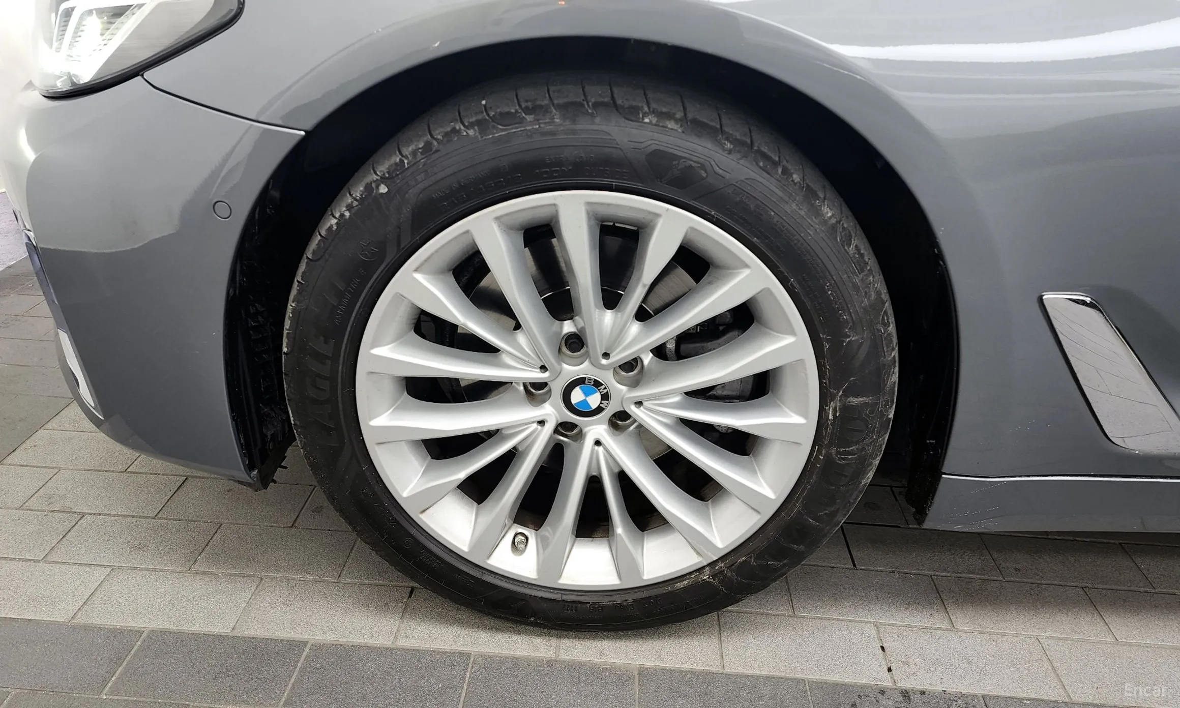 BMW 5 Series (G30) превью 5