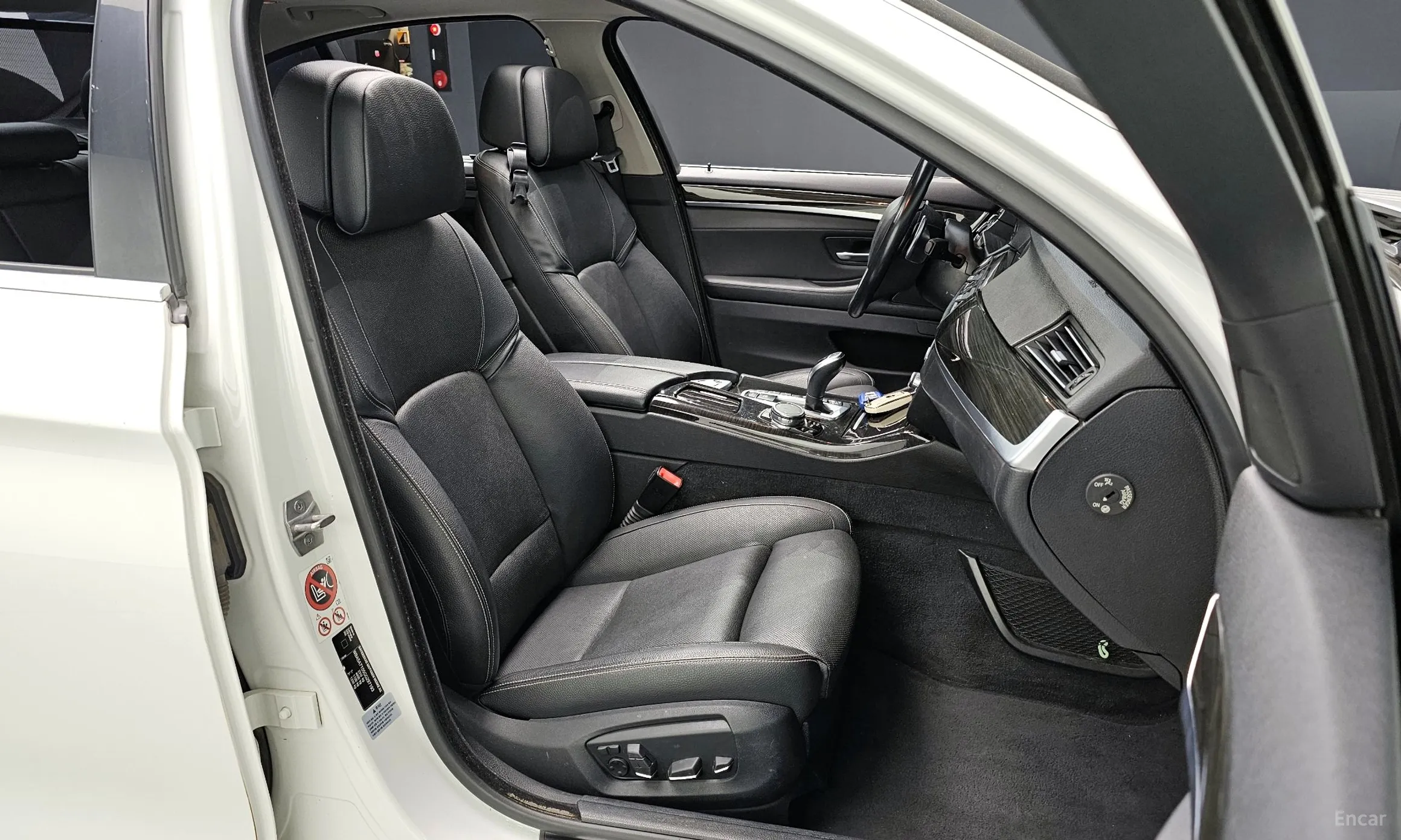 BMW 5 Series (F10) превью 10
