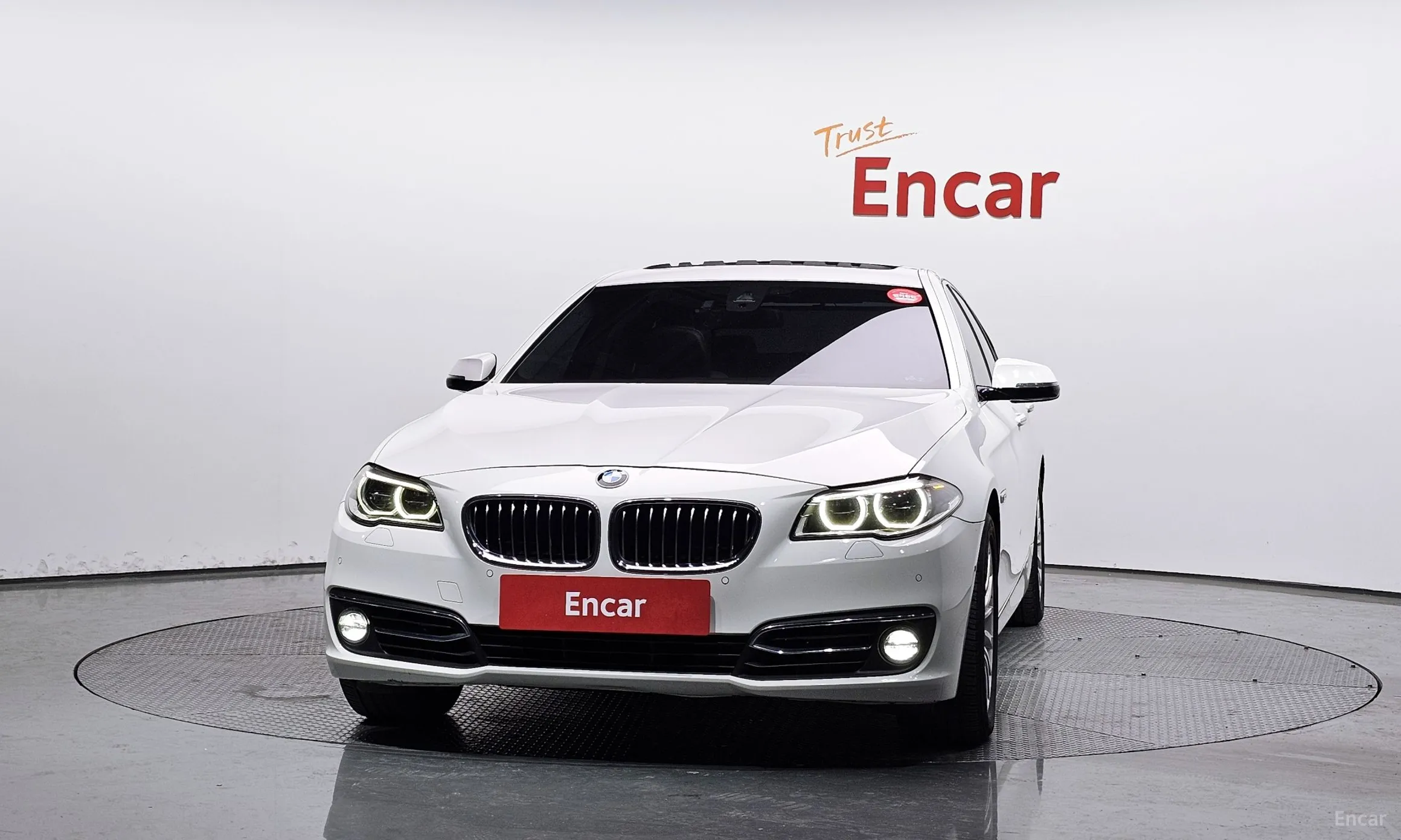 BMW 5 Series (F10) превью 3