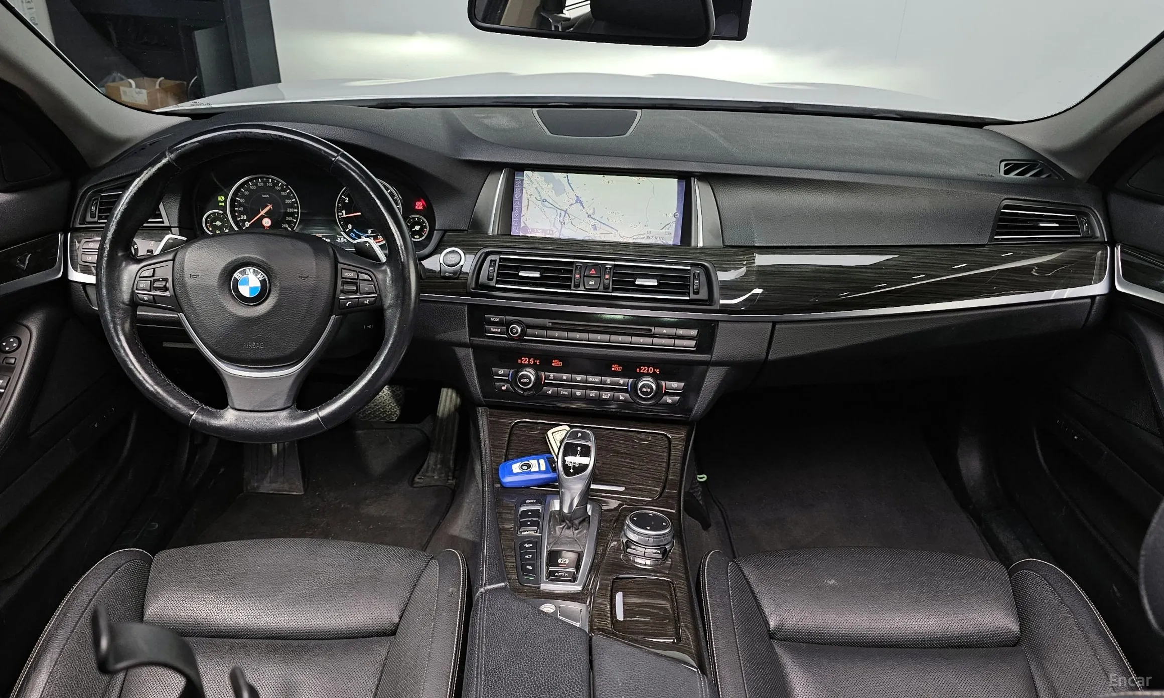 BMW 5 Series (F10) превью 7