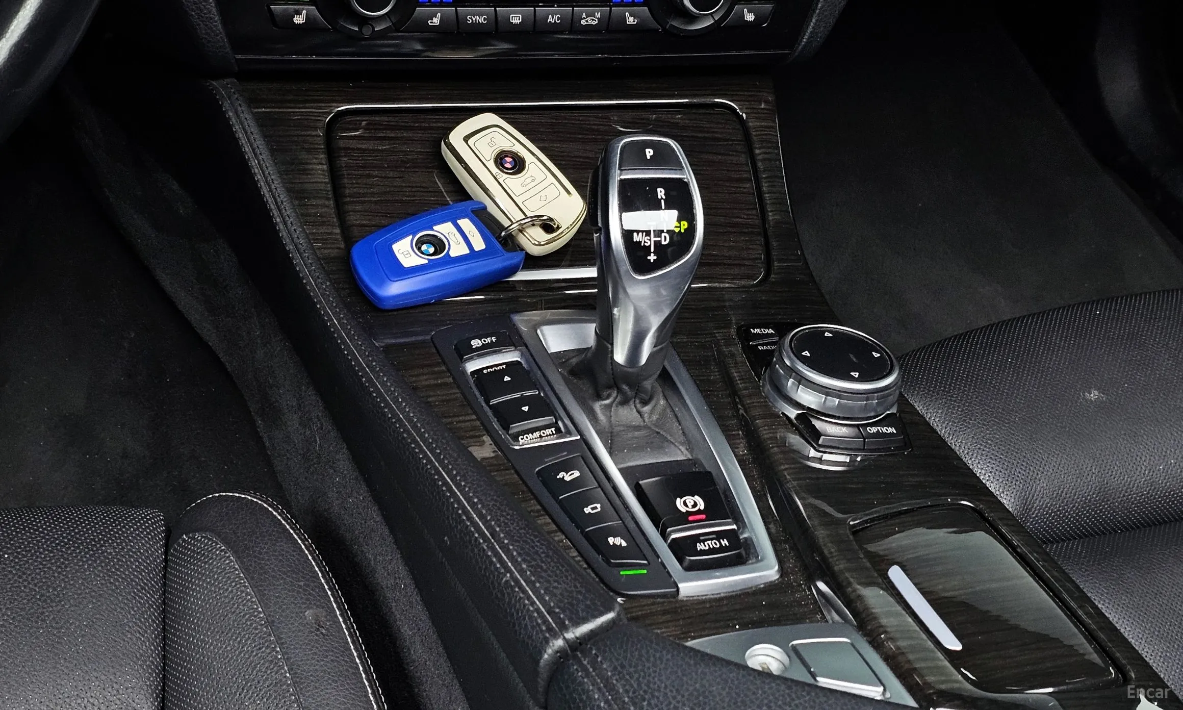 BMW 5 Series (F10) превью 9