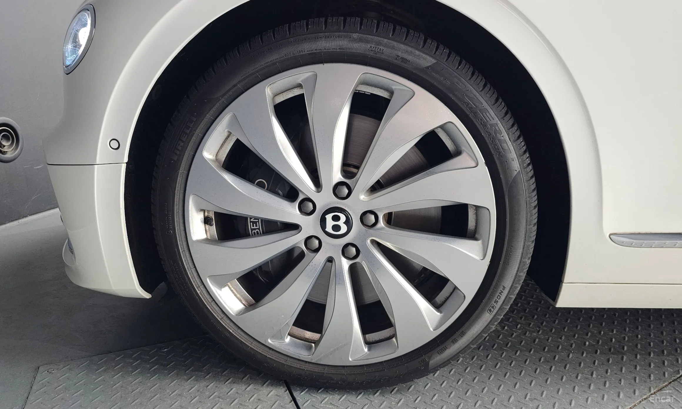 Bentley Flying Spur 3rd Generation превью 5