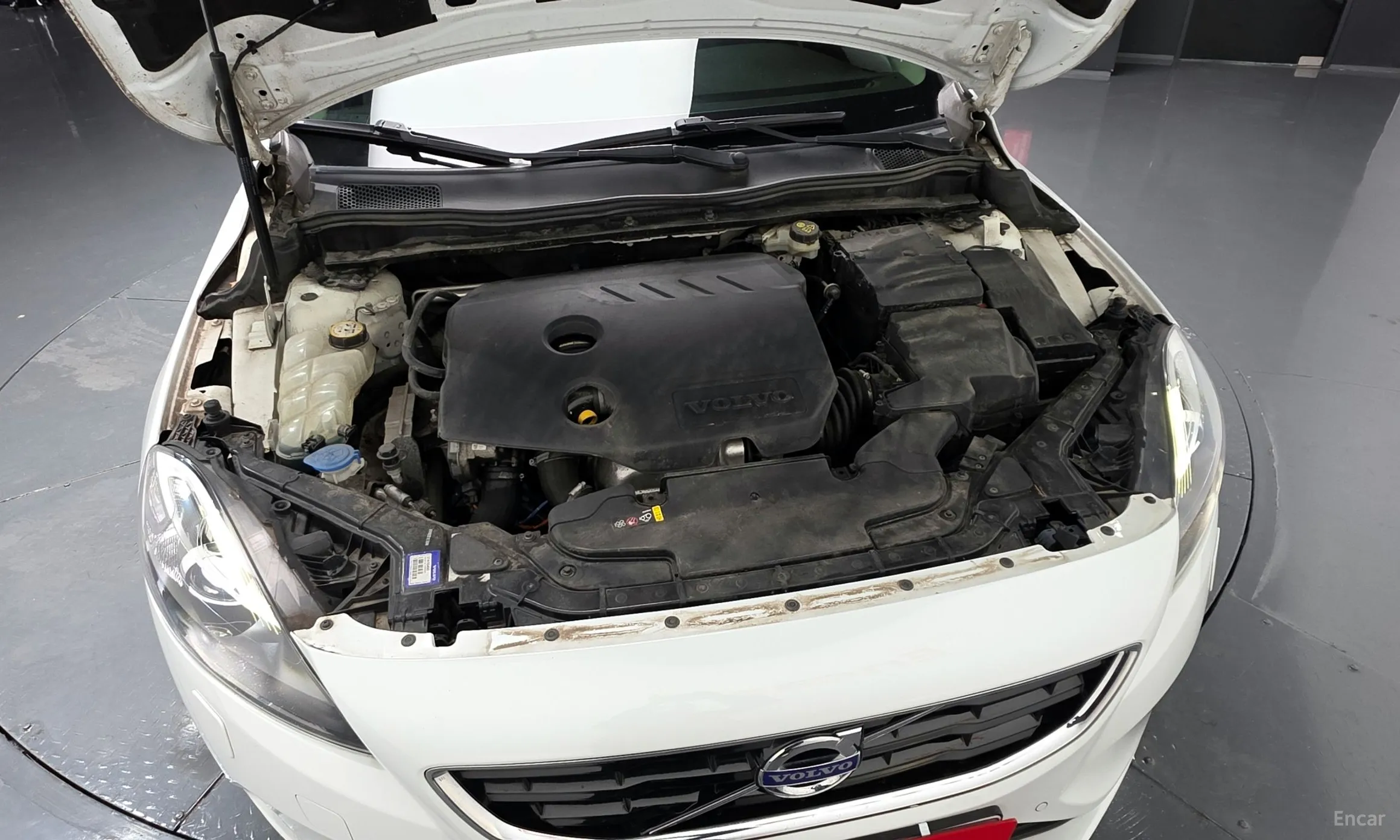 Volvo V40 превью 6